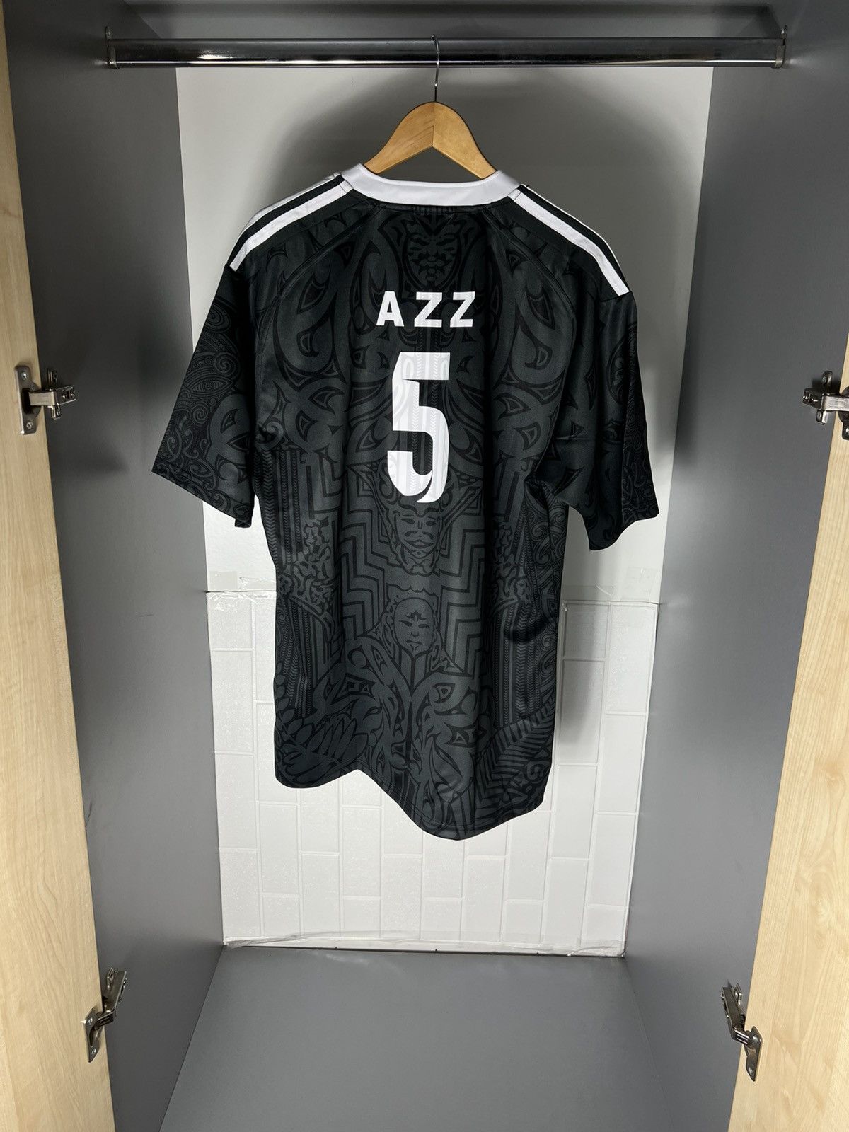 Adidas VINTAGE ADIDAS NEW ZEALAND MAORI NRL RUGBY JERSEY RETRO Y2K Size US XXL / EU 58 / 5 - 20 Thumbnail