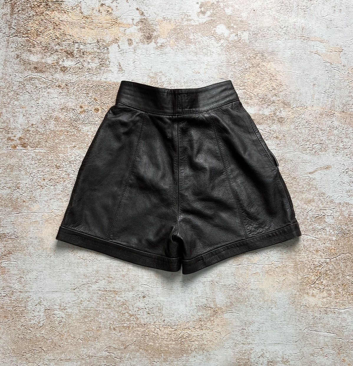 Japanese Brand × Leather Vintage retro leather belted mini shorts Size 27" / US 4 / IT 40 - 5 Thumbnail
