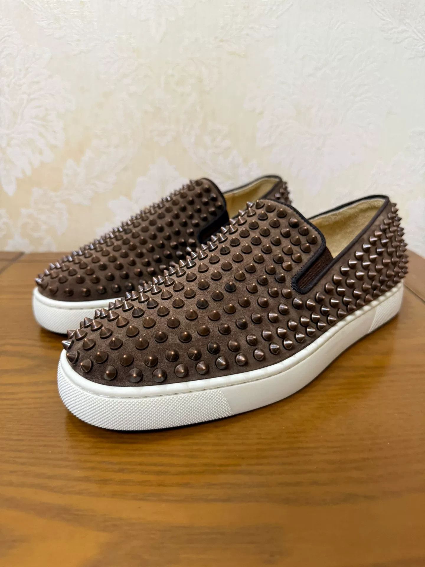 Christian Louboutin Christian Louboutin Suede Brown Lowtop Sneakers 8 Men Size US 8 / EU 41 - 1 Thumbnail