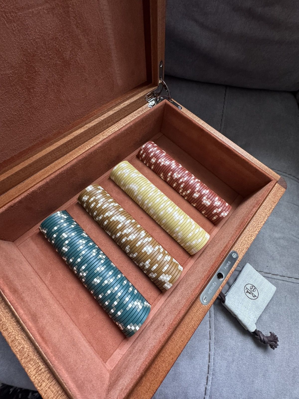 Hermes HERMES box games poker set study all photos and description Size ONE SIZE - 14 Thumbnail