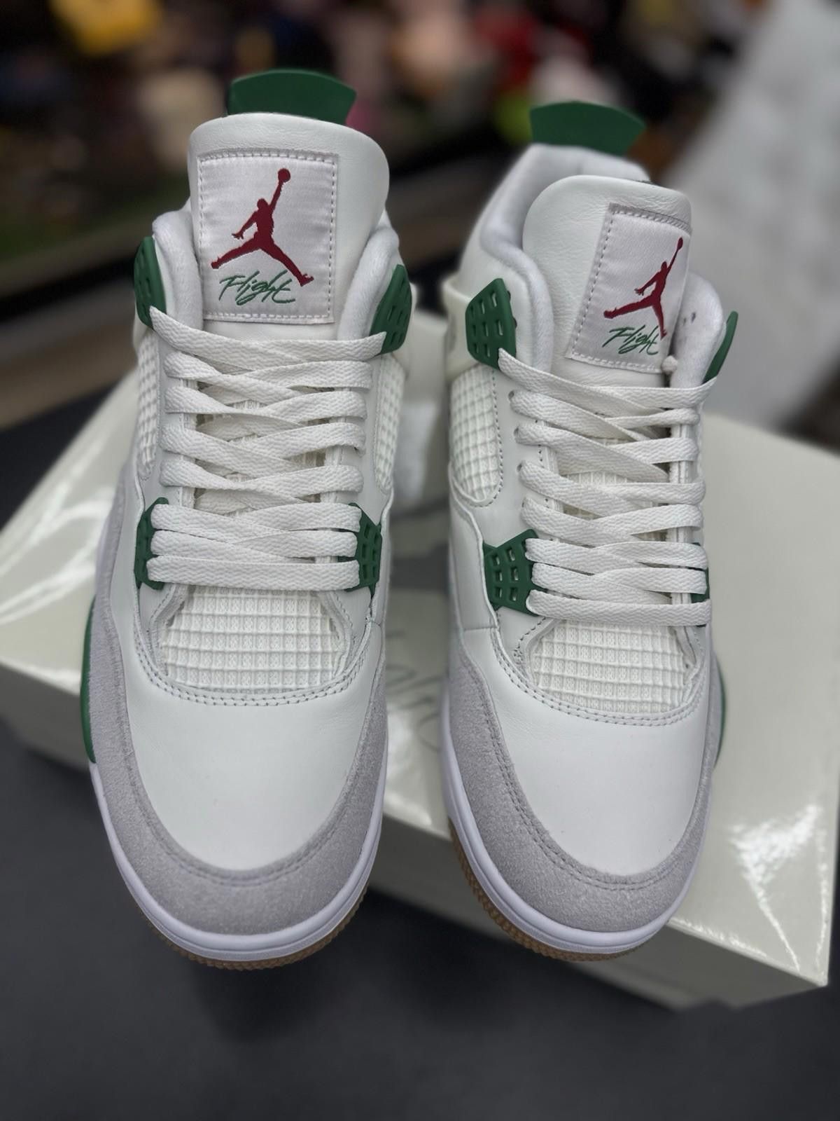 Jordan Brand Size 10.5 - Jordan 4 Retro SP x Nike SB Mid Pine Green New Size US 10.5 / EU 43-44 - 10 Thumbnail