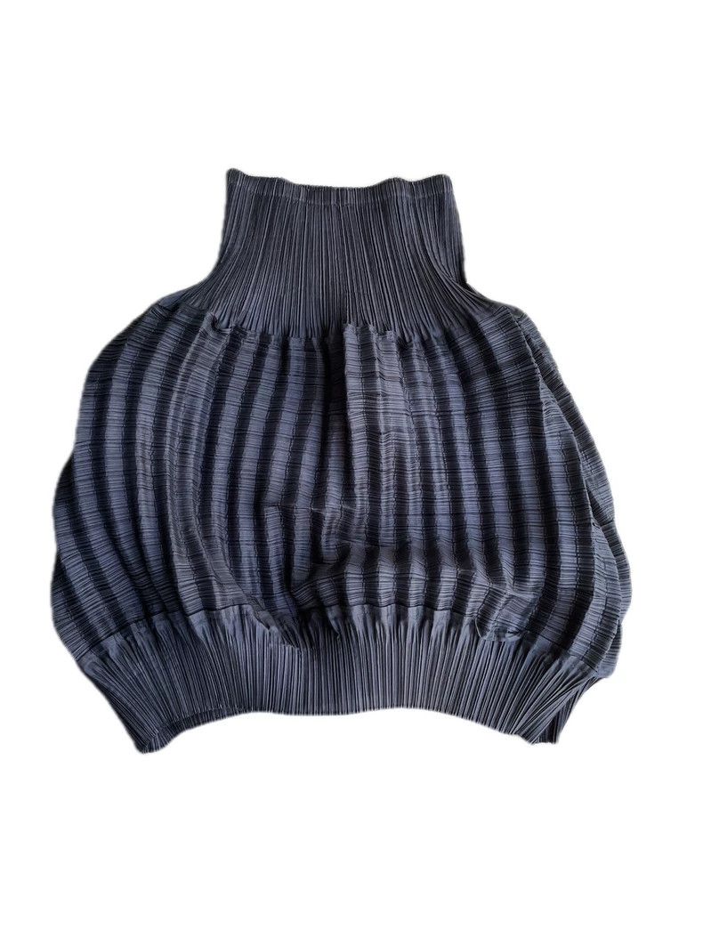 Issey Miyake Issey Miyake size:2 Black balloon skirt Size 31" - 1 Thumbnail