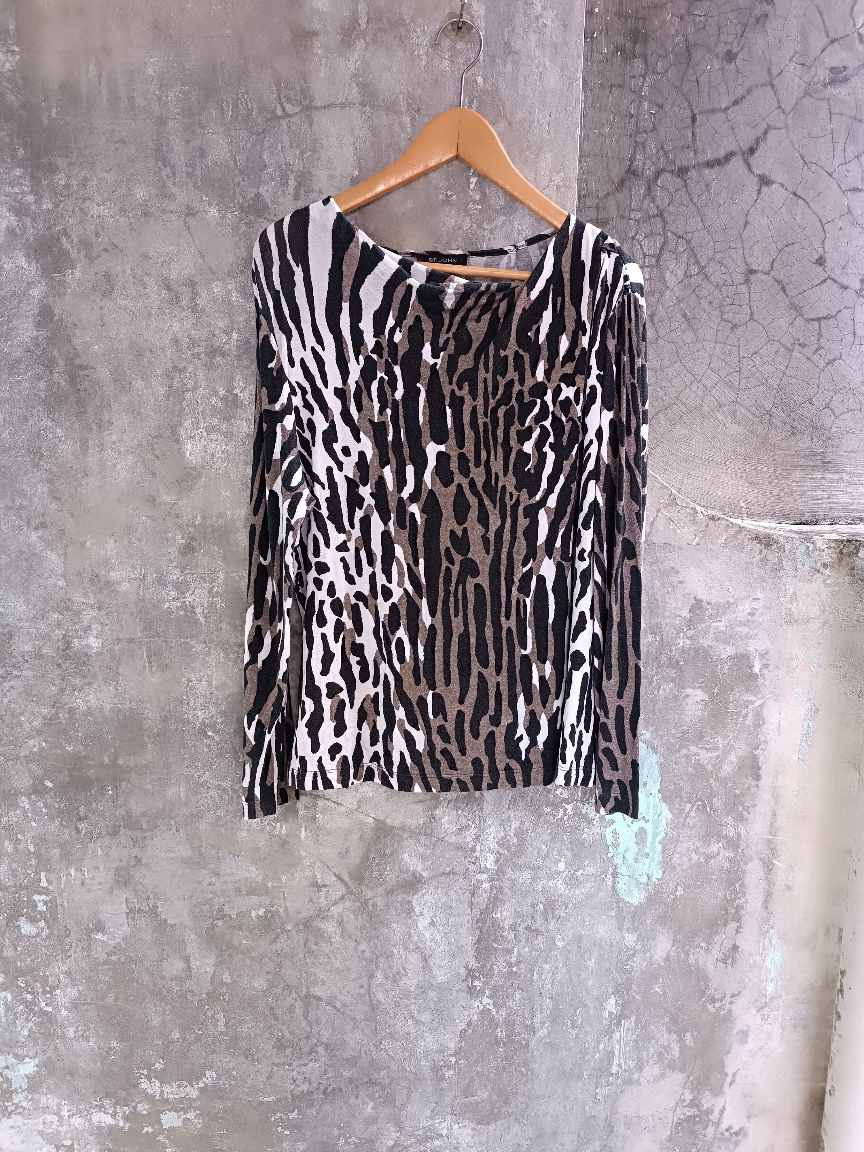 St. Johns Bay × Vintage ST. JOHN ANIMAL PRINT BATEAU NECKLINE BLOUSE Size L / US 10 / IT 46 - 1 Thumbnail
