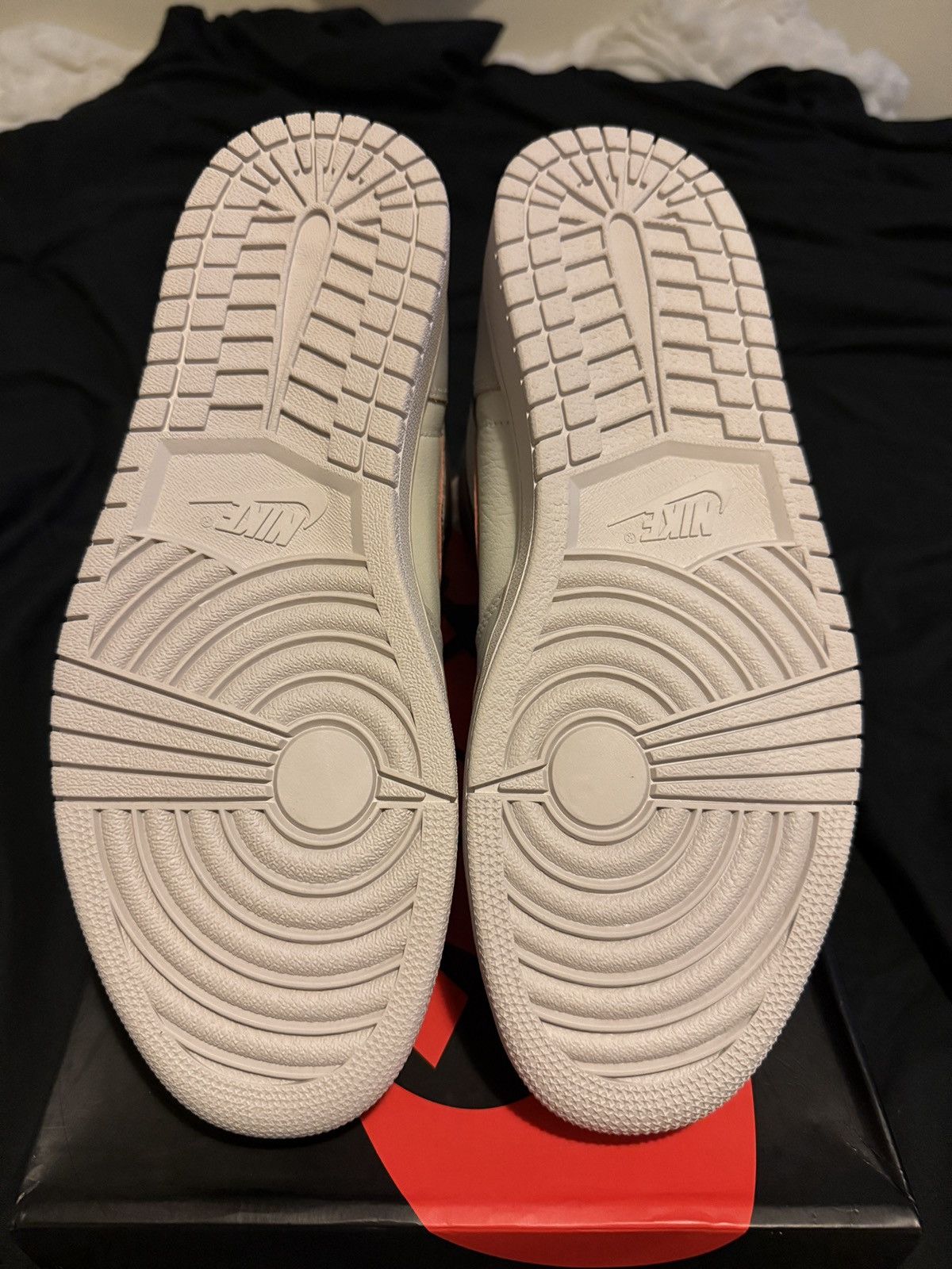 Jordan Brand 2020 Air Jordan 1 Retro High SB 'NYC to Paris' Size US 11.5 / EU 44-45 - 6 Thumbnail