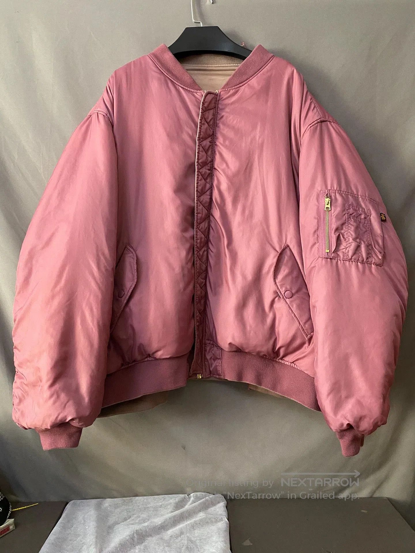 Vetements vetements reversible bomber jacket in beige color. Size US S / EU 44-46 / 1 - 4 Thumbnail