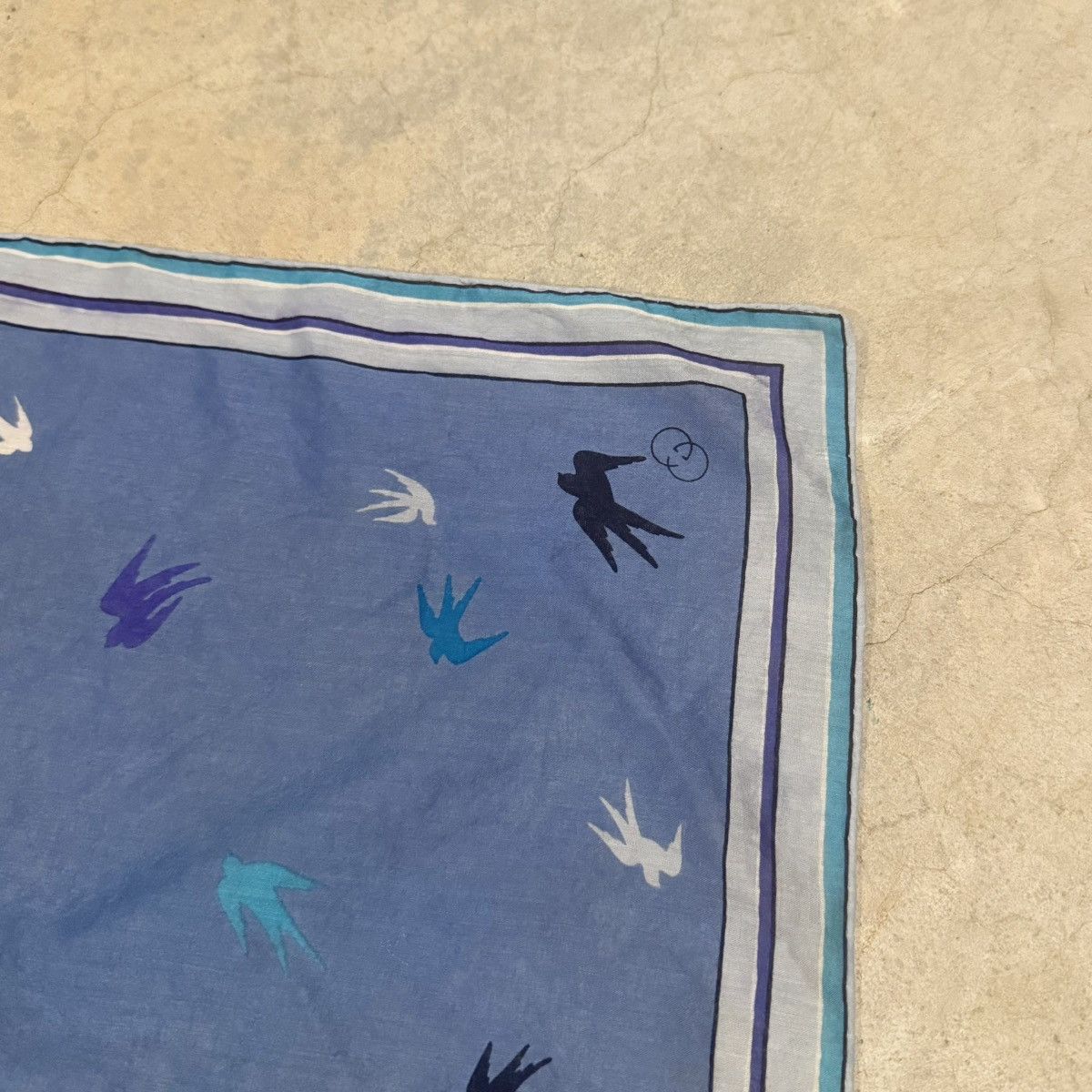 Gucci Vintage 1980s Gucci Bird Motif GG Silk Scarf Bandana 18x18 Size ONE SIZE - 4 Thumbnail