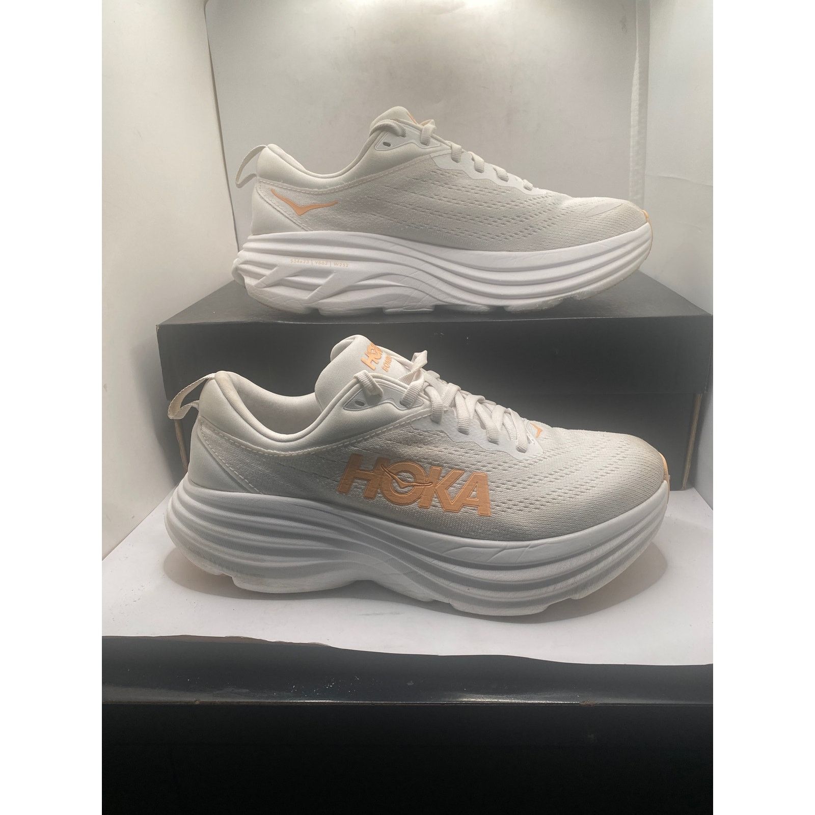 Hoka HOKA Bondi 8 Running Shoe (Women), Size 9B (1127952WLP) Size US 9 / IT 39 - 1 Thumbnail