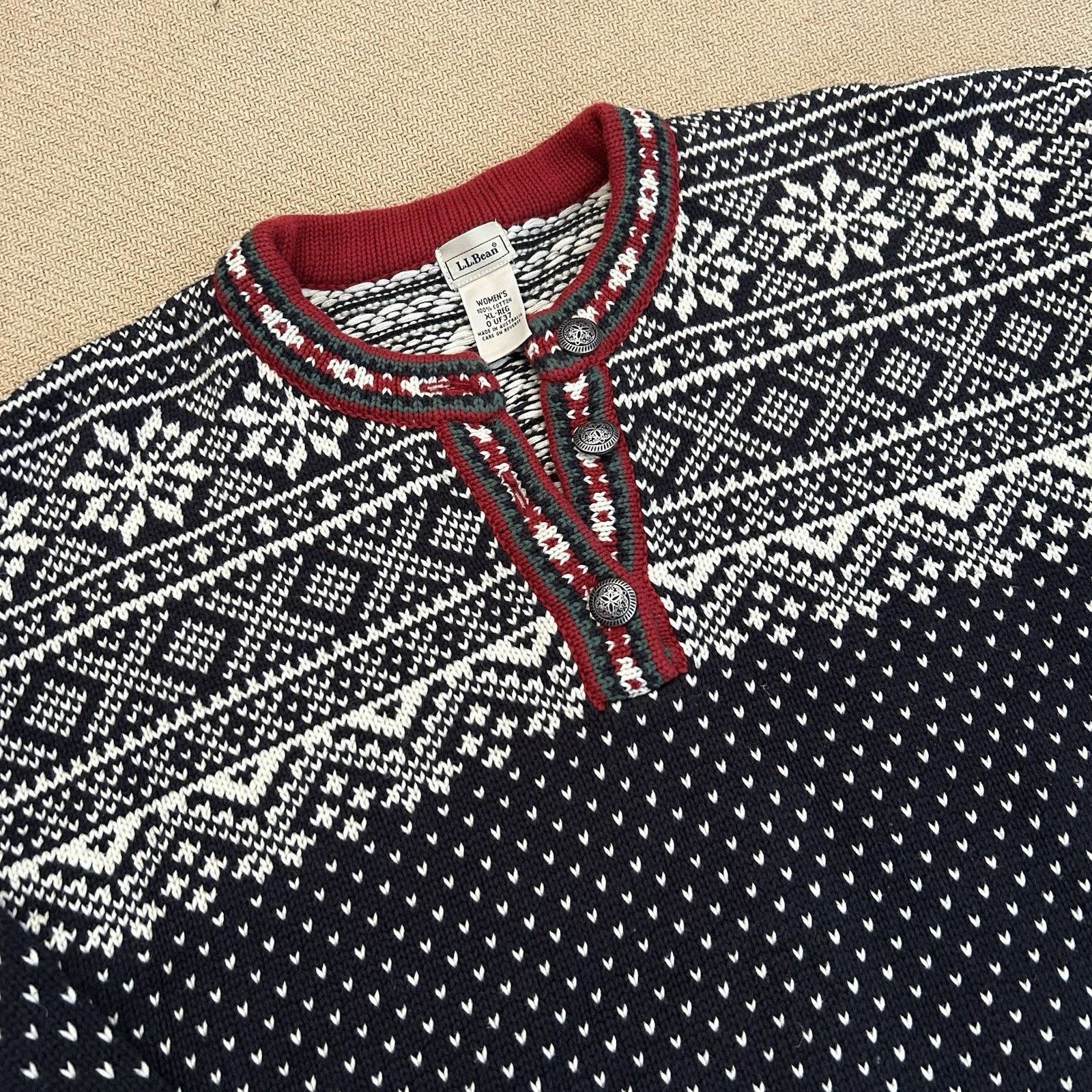L.L. Bean Fair Isle Snowflake Heavy Knit Henley Button Sweater XL Size XL / US 12-14 / IT 48-50 - 2 Thumbnail