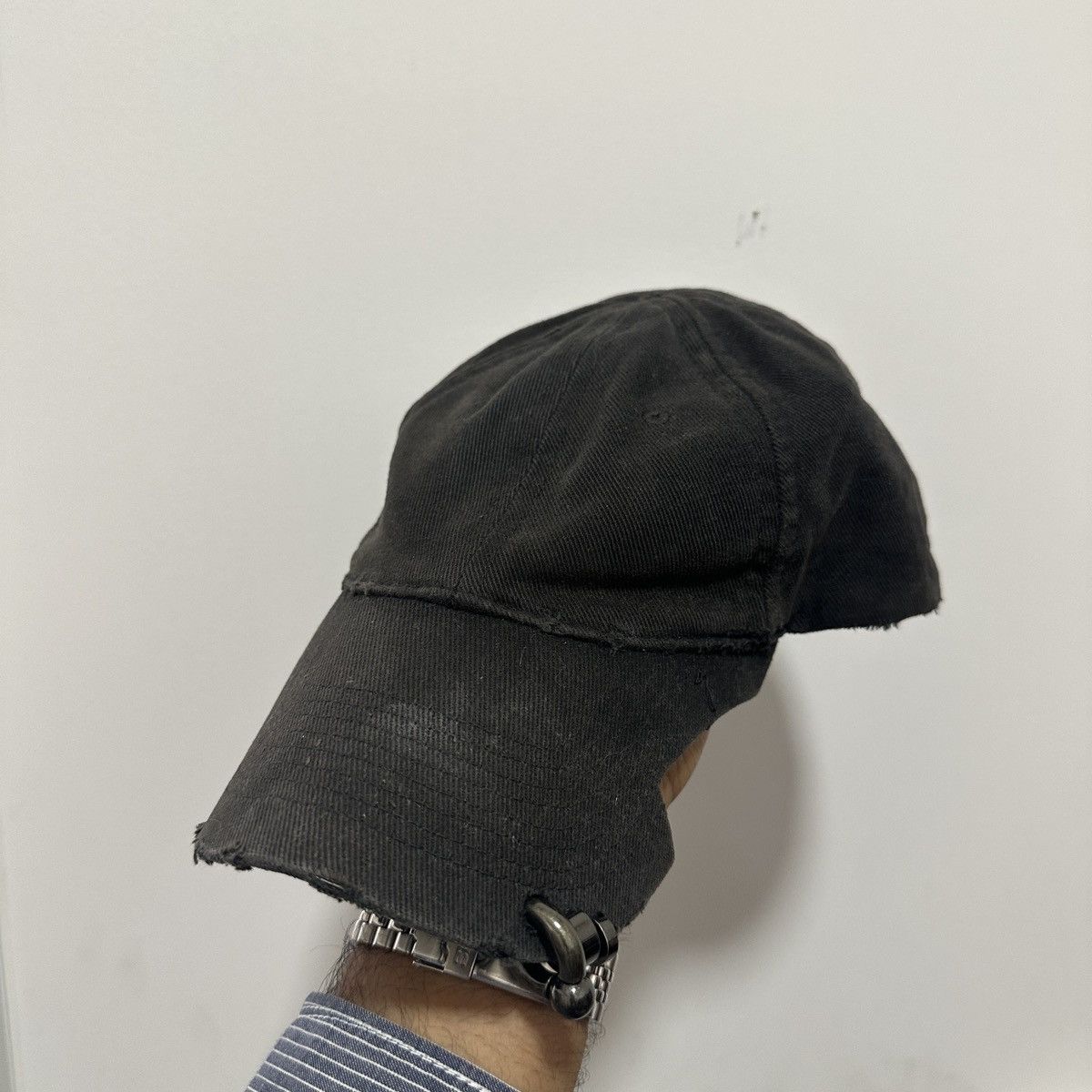 Balenciaga Balenciaga Piercing Hat Size ONE SIZE - 5 Thumbnail