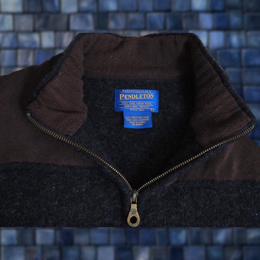 Pendleton VTG Pendleton 100% Shetland Wool Leather Dark Gray 1/4 Zip Pullover Sweater L Mens Wool Pullover, Gray, 1990s, 1/4 Zip, Regular, Long Sleeve, Casual Size US L / EU 52-54 / 3 - 1 Thumbnail