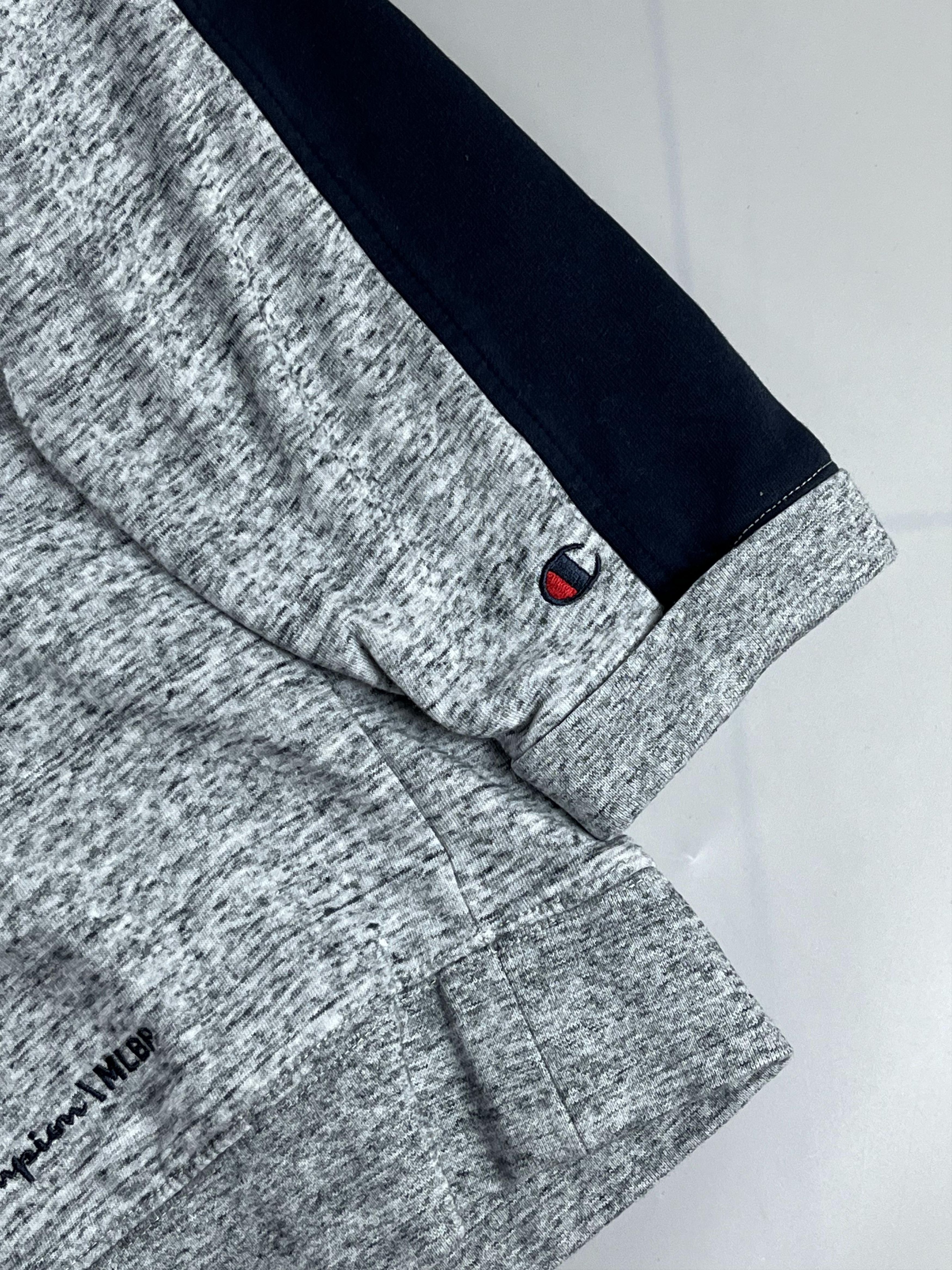 Champion × New York Yankees RARE! New York Yankees Champion Big Logo Sweatshirt Size US L / EU 52-54 / 3 - 5 Thumbnail