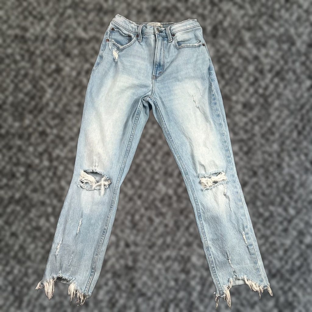 Abercrombie & Fitch Abercrombie & Fitch Mom Jeans Womens Size 2/26 Blue Denim Distressed High Rise Size 26" / US 2 / IT 38 - 1 Thumbnail