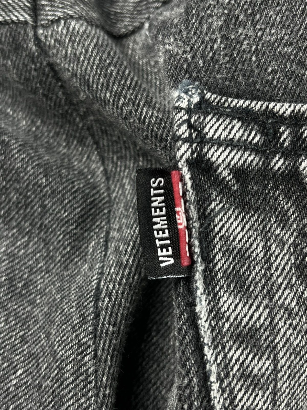 Levi's × Vetements SS17 Vetements Reworked Distressed Levi’s Denim Jeans Size US 32 / EU 48 - 6 Thumbnail