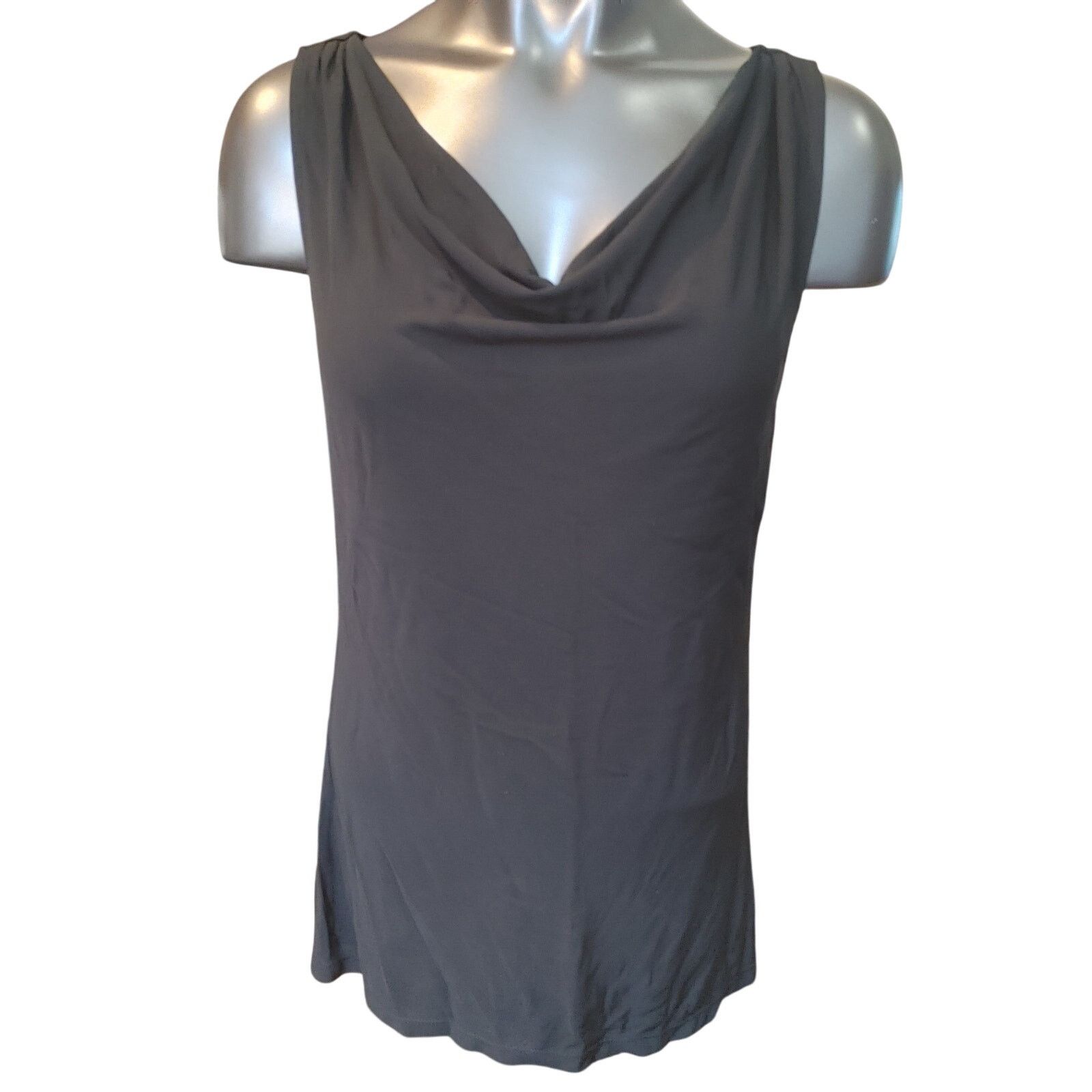 Ann Taylor Ann Taylor Women's M Black V-Neck Sleeveless Top Size M / US 6-8 / IT 42-44 - 1 Thumbnail