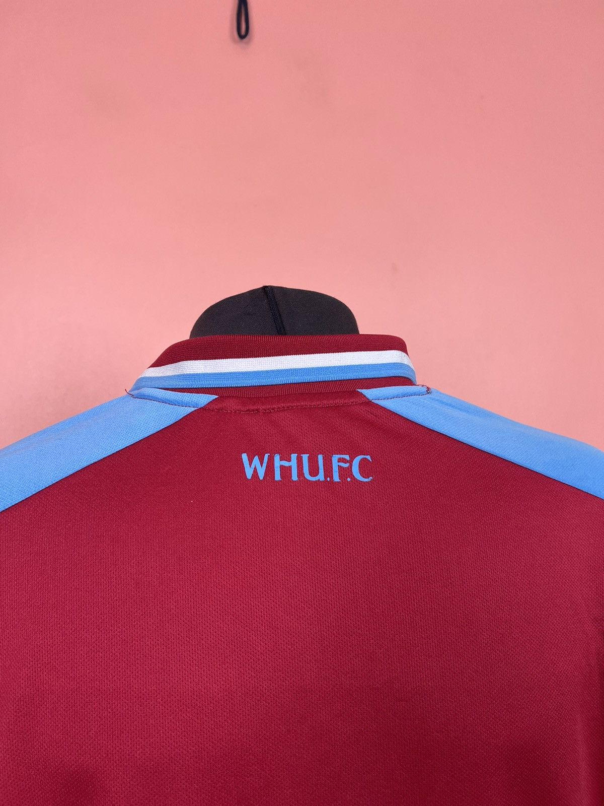 Umbro Umbro west ham united soccer jersey football Size US M / EU 48-50 / 2 - 3 Thumbnail