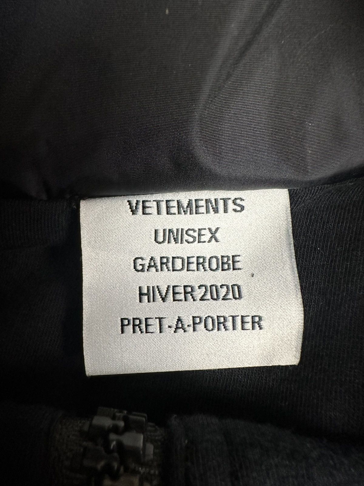 Vetements Vetements FW19 Interpool Bondage Jacket/Convertible to bag Size US M / EU 48-50 / 2 - 11 Thumbnail