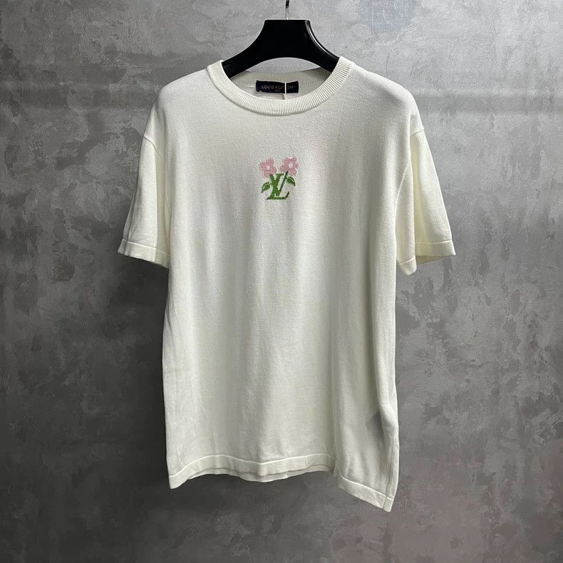Louis Vuitton Louis Vuitton 24 beige Tyler floral monogrammed logo knit Size US S / EU 44-46 / 1 - 1 Thumbnail