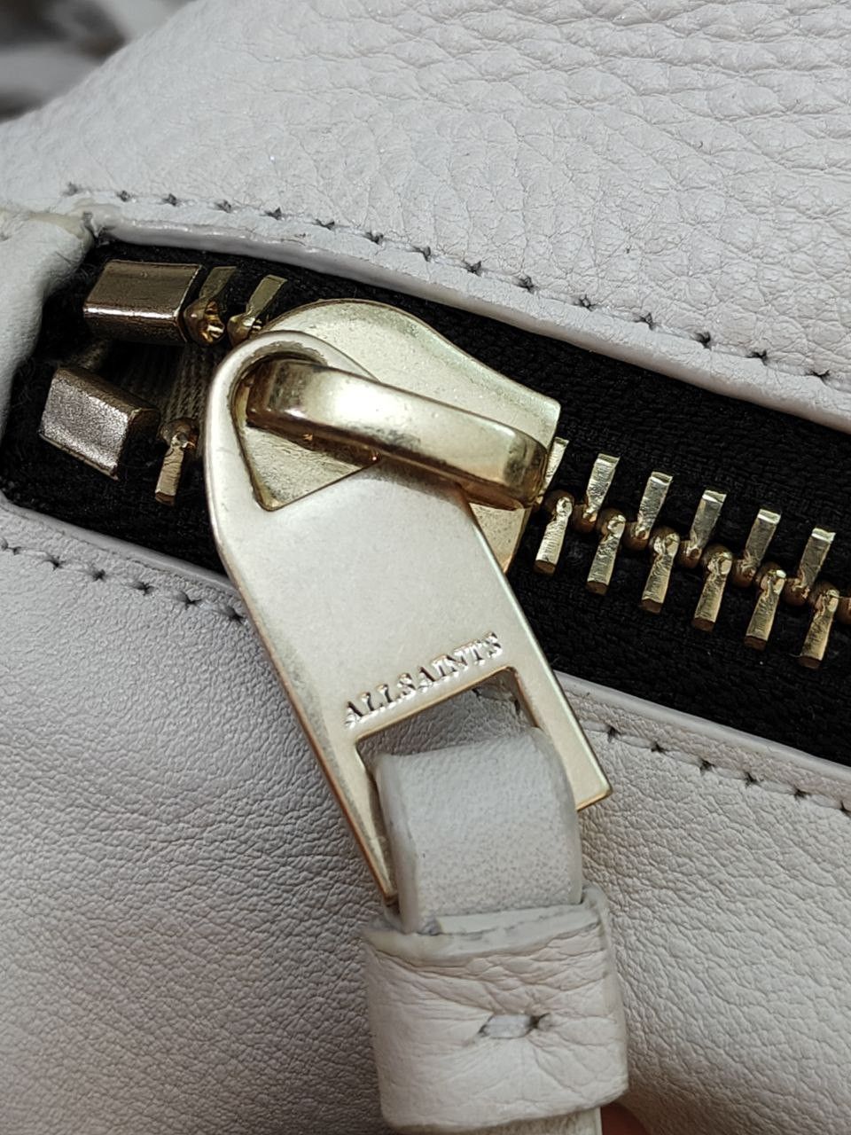 Allsaints 💥LAST CALL💥 Allsaints Cow Leather Cross body Bag Size ONE SIZE - 10 Thumbnail