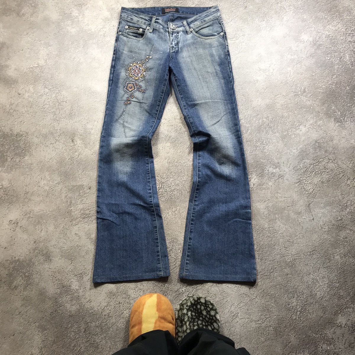 Vintage Vintage Y2K Distressed Flared Jeans Grunge Baggy Graphic 27 Size 27" / US 4 / IT 40 - 2 Thumbnail