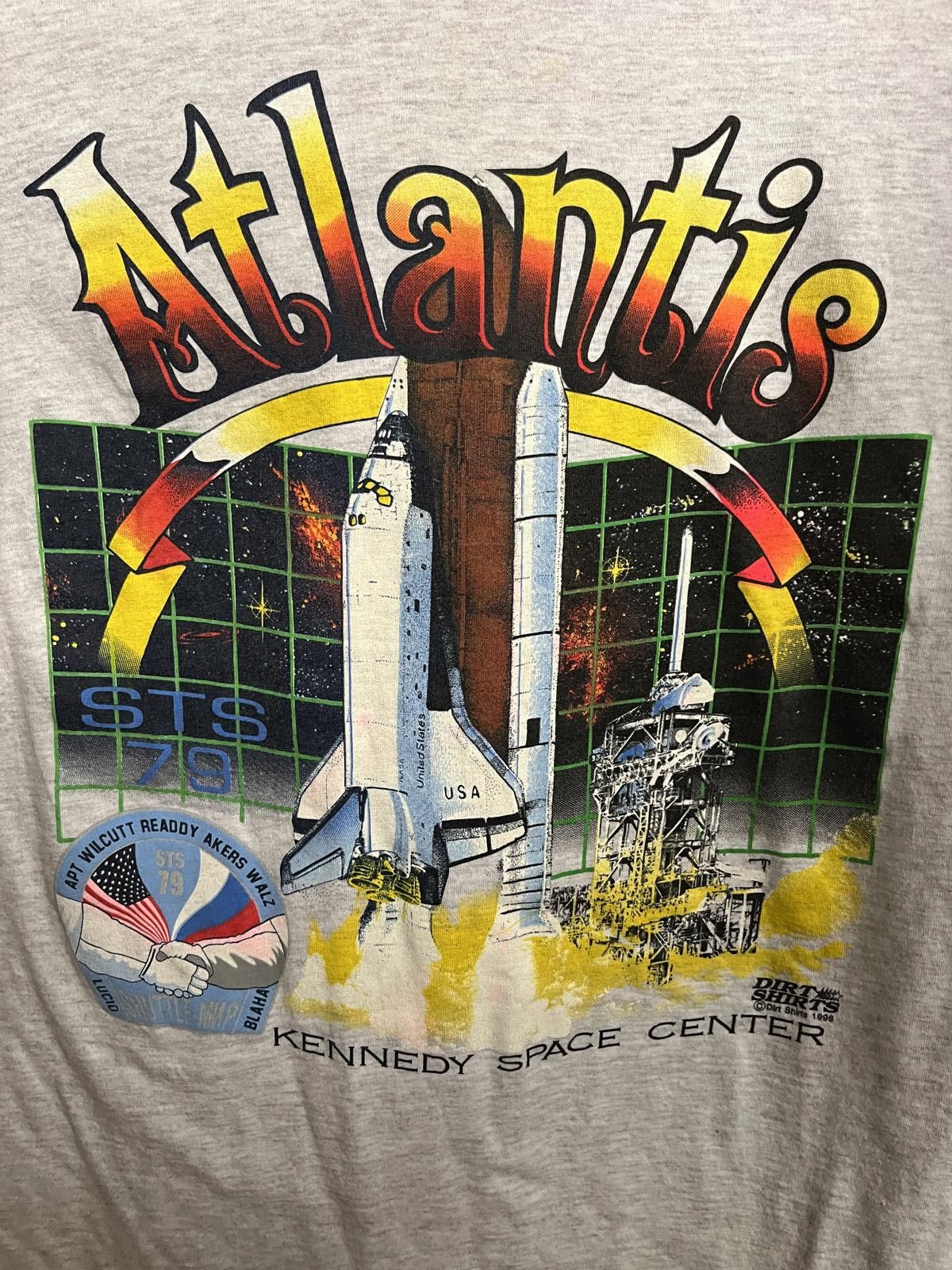 Designer VTG NASA T-shirt Atlantis Kennedy Space Center Tee - XL Size US XL / EU 56 / 4 - 3 Thumbnail