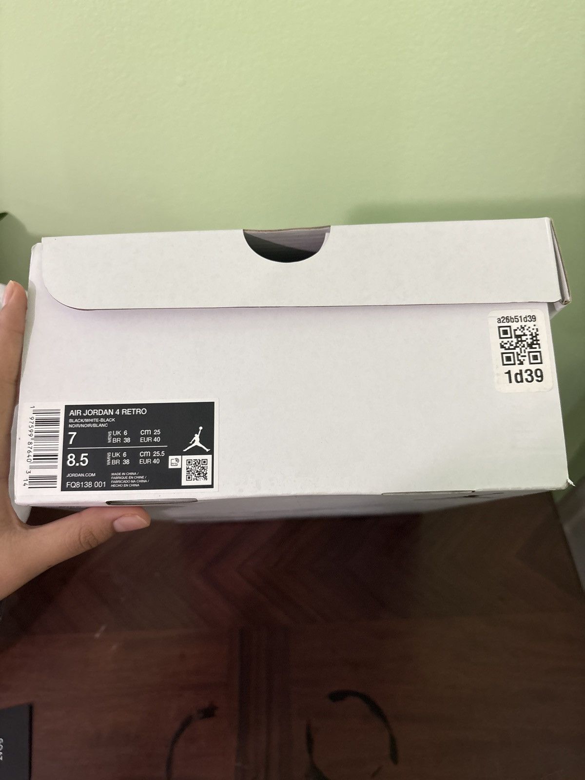 Jordan Brand White thunders Size US 7 / EU 40 - 7 Thumbnail