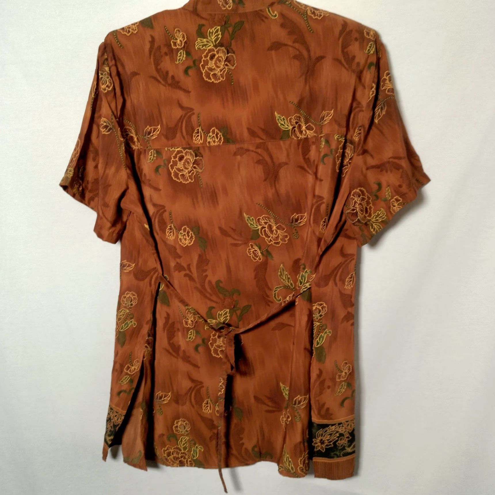 Vintage Momentum Blouse Women's Plus 2X Brown Floral Short Sleeve Tie Back Vintage 90s NOS Fairy V-Neck Button Blouse Size XXL / US 16-18 / IT 52-54 - 2 Thumbnail