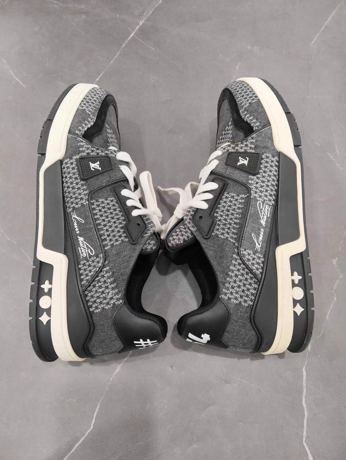 Louis Vuitton LV Trainer EUR 42 Size US 9 / EU 42 - 3 Thumbnail