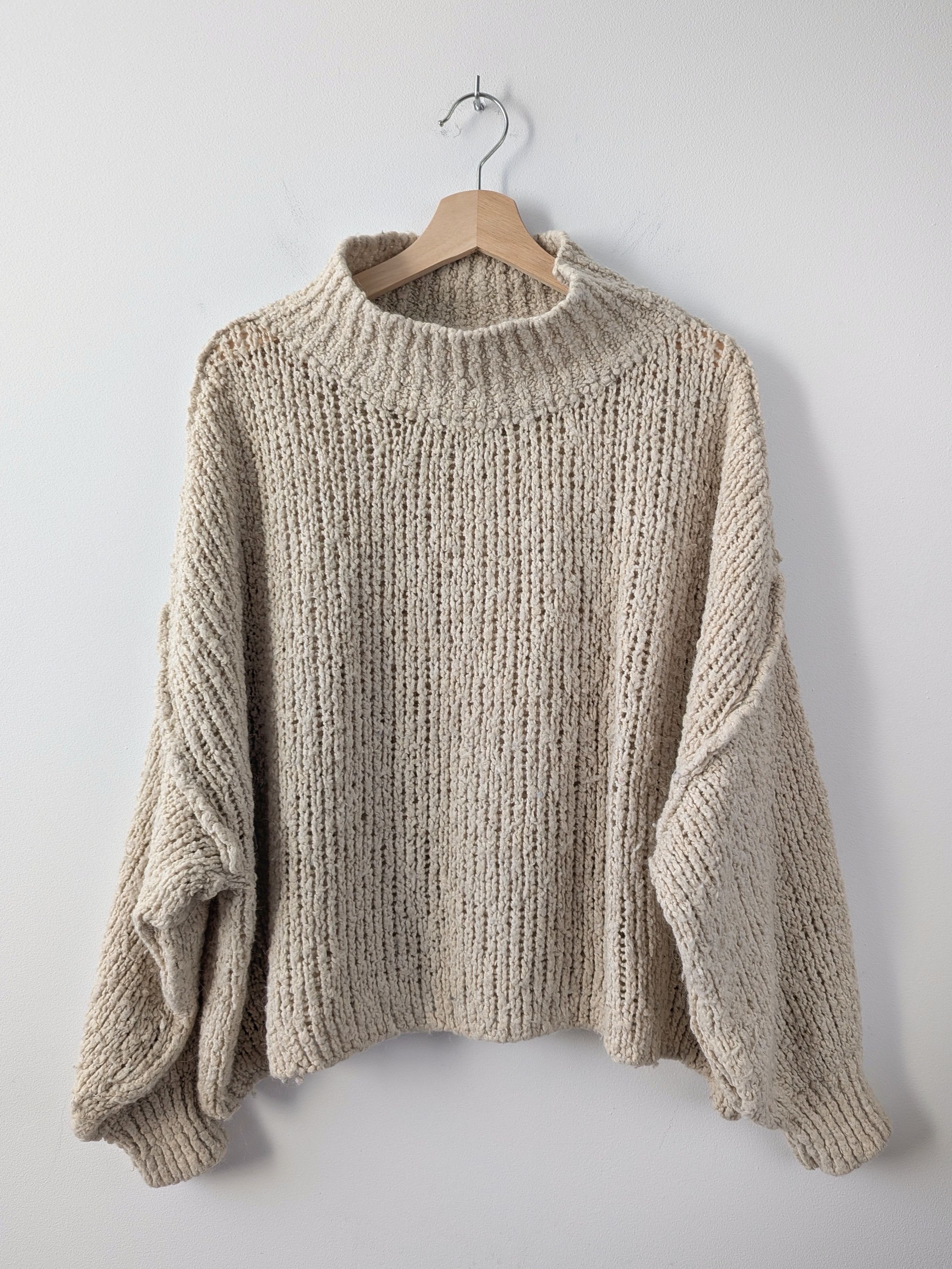 Other Made in Italy Oversize Bouclé Knit Sweater Beige Size L / US 10 / IT 46 - 1 Thumbnail