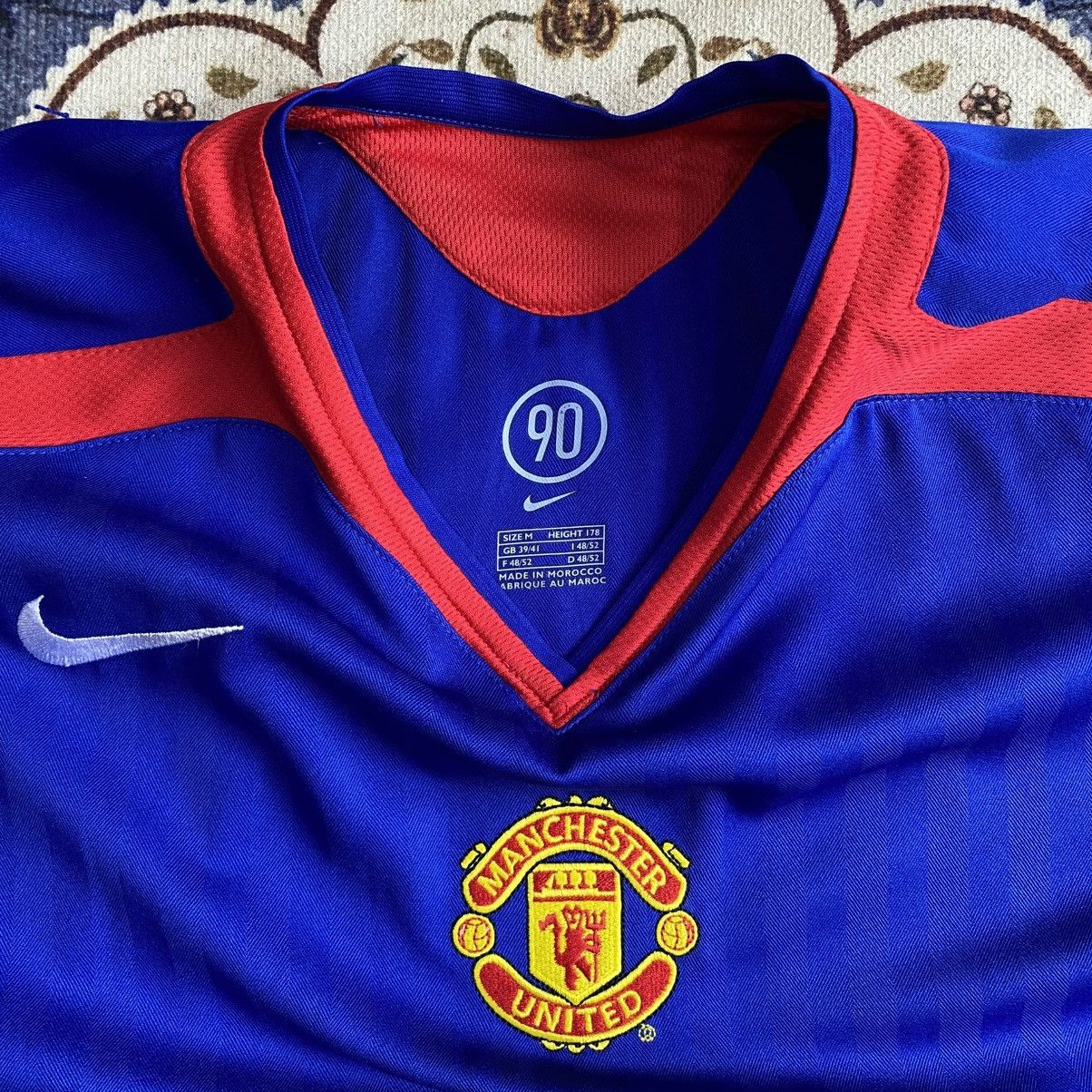 Vintage 2005/06 Nike Manchester United Away Jersey