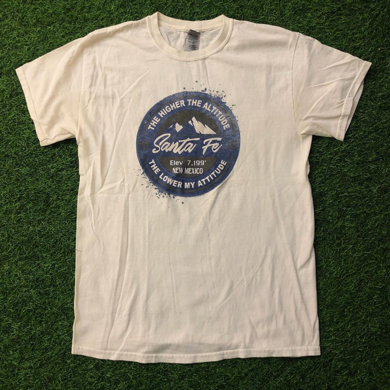 Gildan Vintage Santa Fe, New Mexico Higher the Altitude Graphic Tee Size US M / EU 48-50 / 2 - 1 Thumbnail