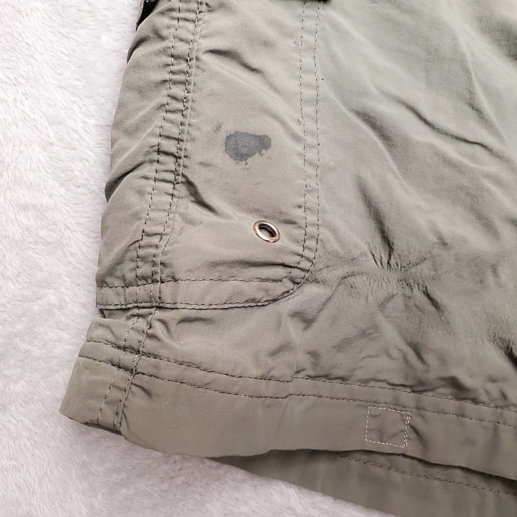 Vintage American Outback Shorts Mens S Green Cargo 100% Nylon Performance Blend Chino Pockets Zip Front Flat Front Casual Outdoor Mens Size US 29 - 2 Thumbnail