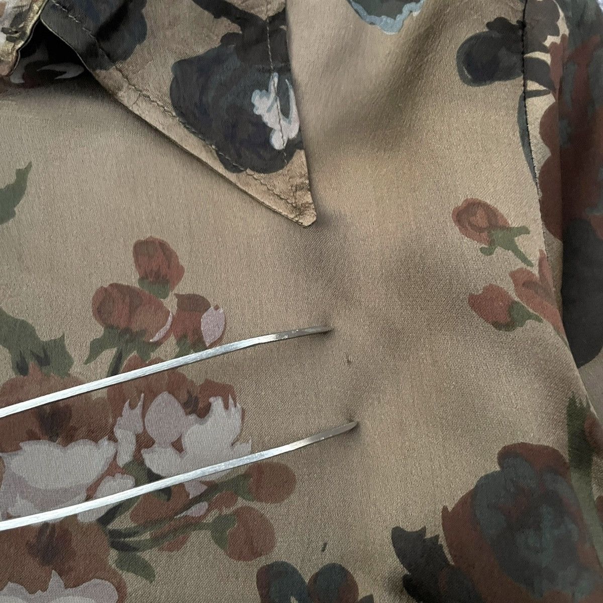 Dries Van Noten ARCHIVE Dries Van Noten 90s Acetate Floral Button-up Shirt Size XS / US 0-2 / IT 36-38 - 5 Thumbnail