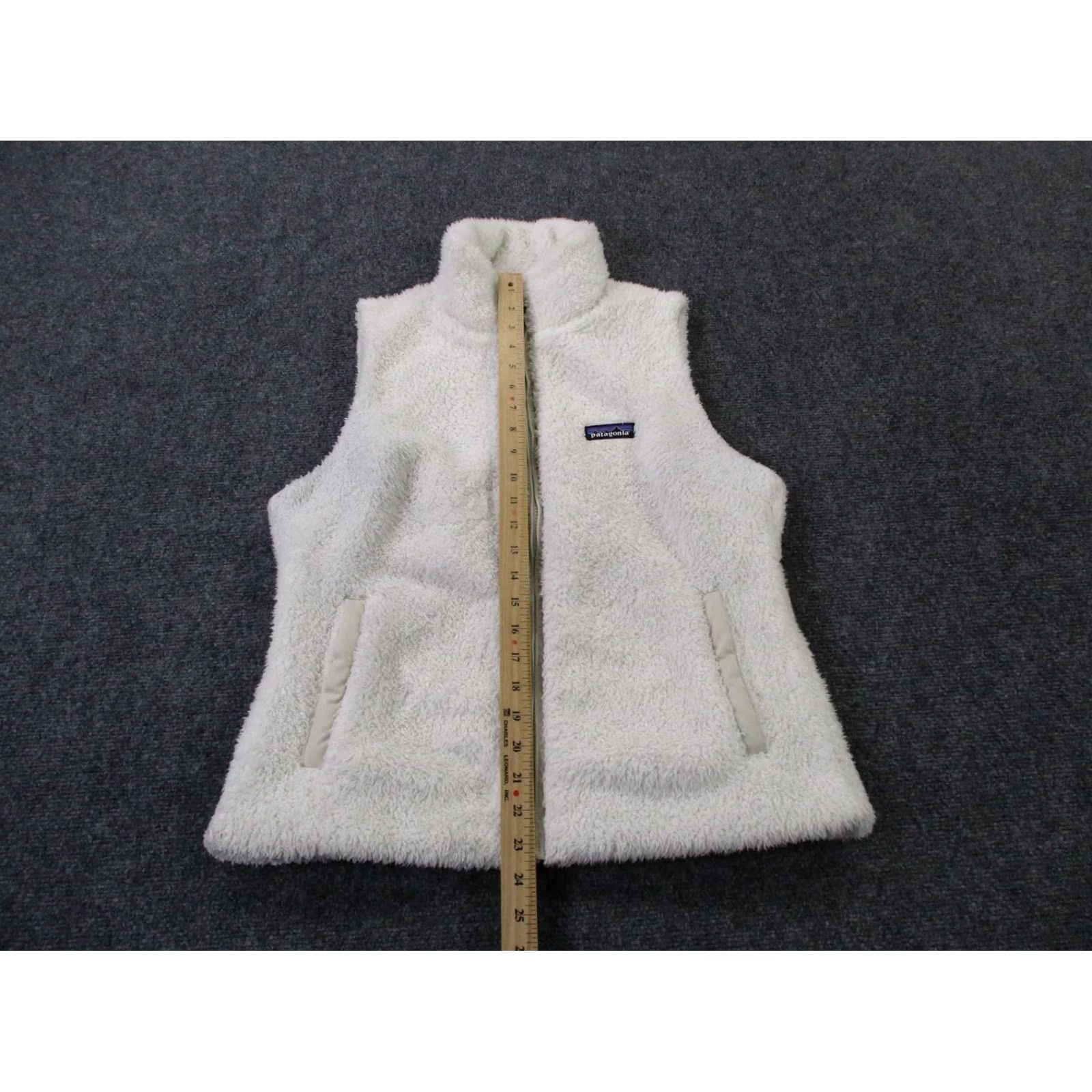 Patagonia Patagonia Vest Jacket Womens L White Fuzzy Fleece Los Gatos Outdoor Hiking 25215 Size L / US 10 / IT 46 - 3 Thumbnail