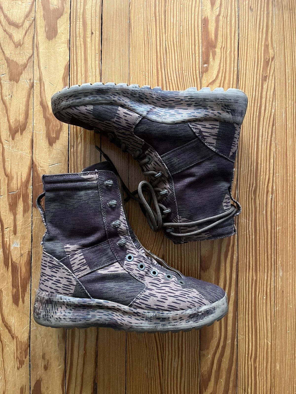Yeezy Yeezy Season 6 Splinter Camo Boots Brown / Olive Size US 10 / EU 43 - 2 Thumbnail