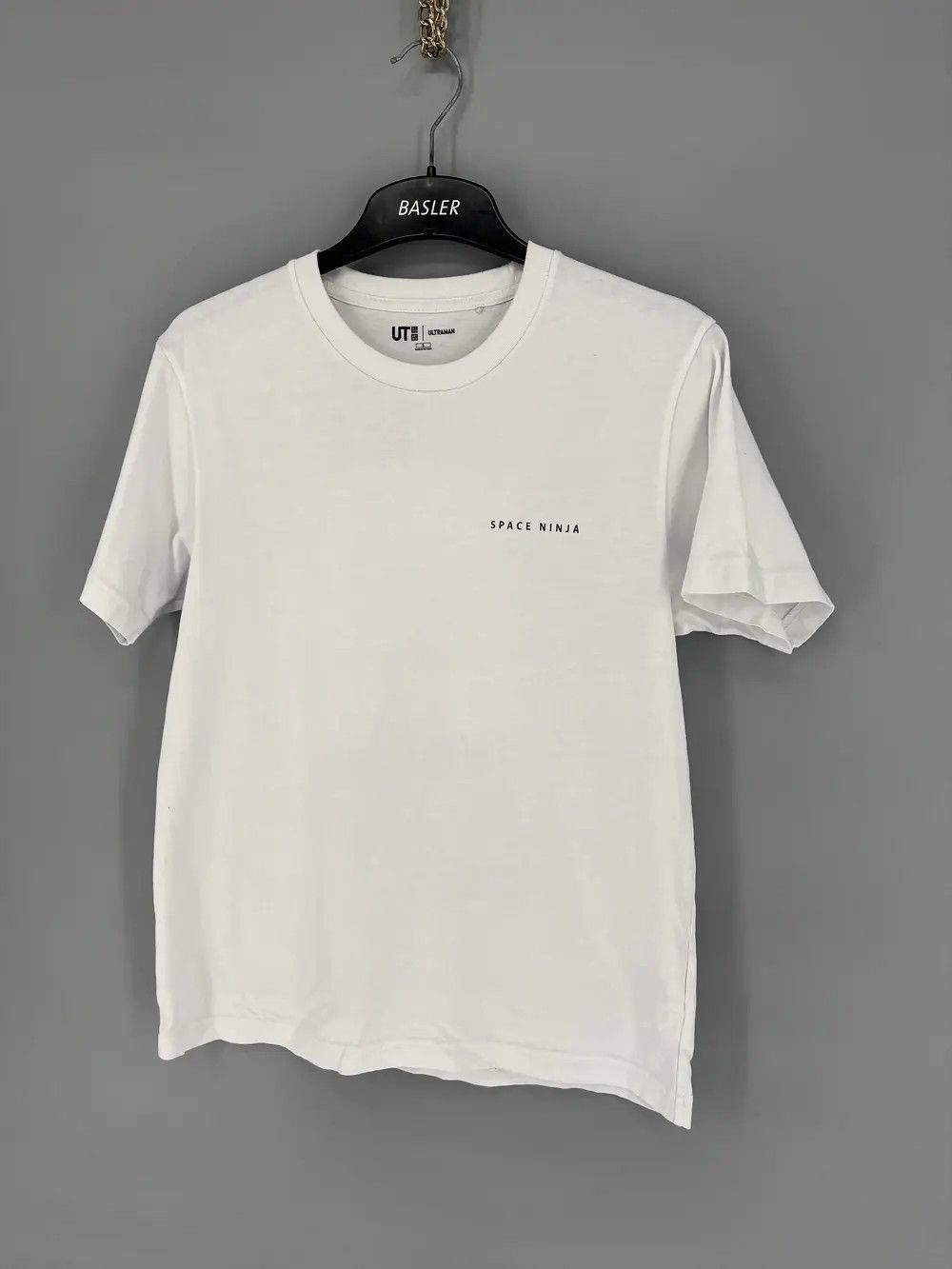 Japanese Brand Uniqlo X Ultraman Alien Baltan Kaiju Japanese T-Shirt Size US S / EU 44-46 / 1 - 4 Thumbnail