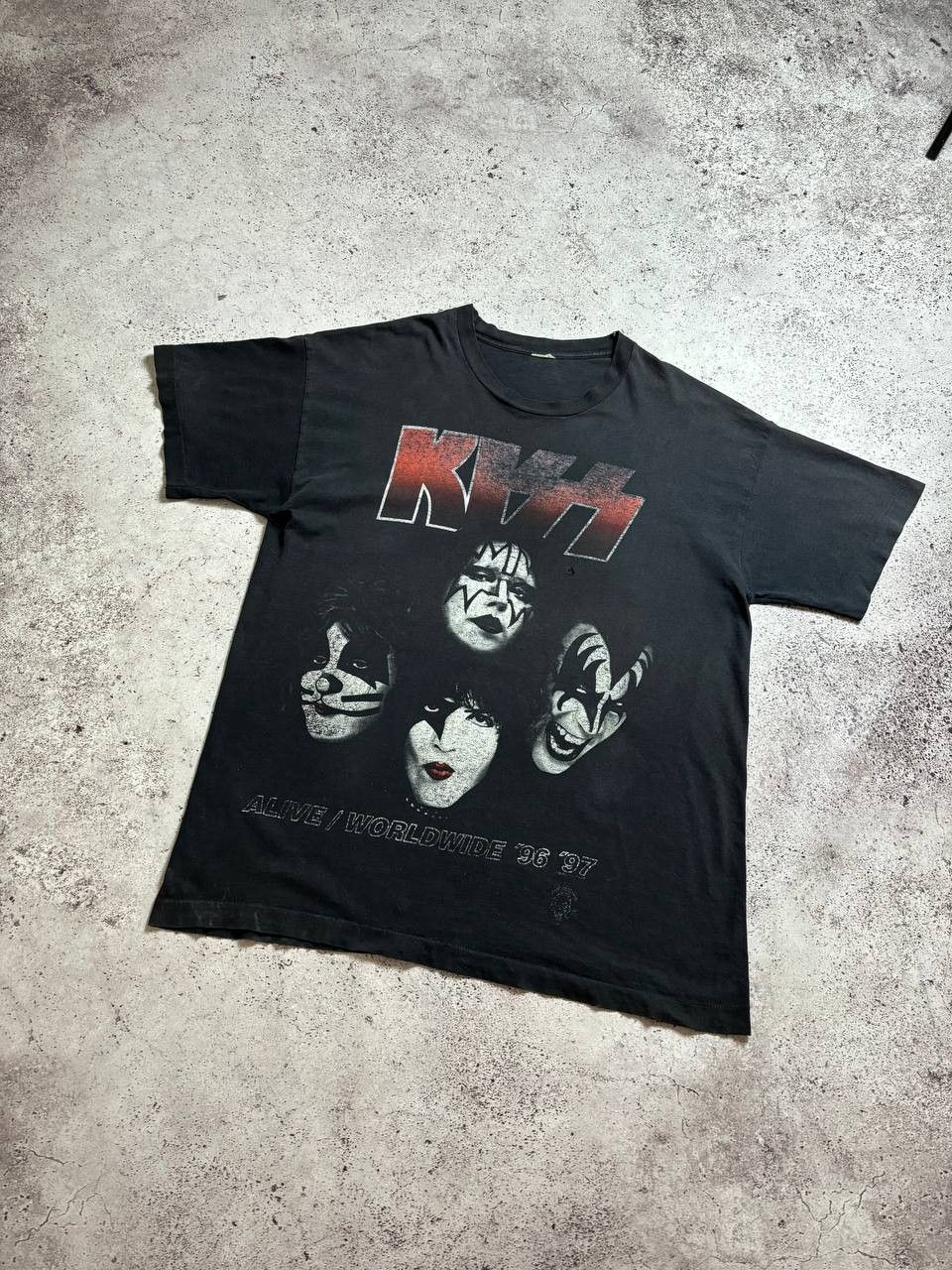KISS Vintage Kiss Tour T-Shirt 96-97 Alive Worldwide Concert USA Size US L / EU 52-54 / 3 - 7 Thumbnail