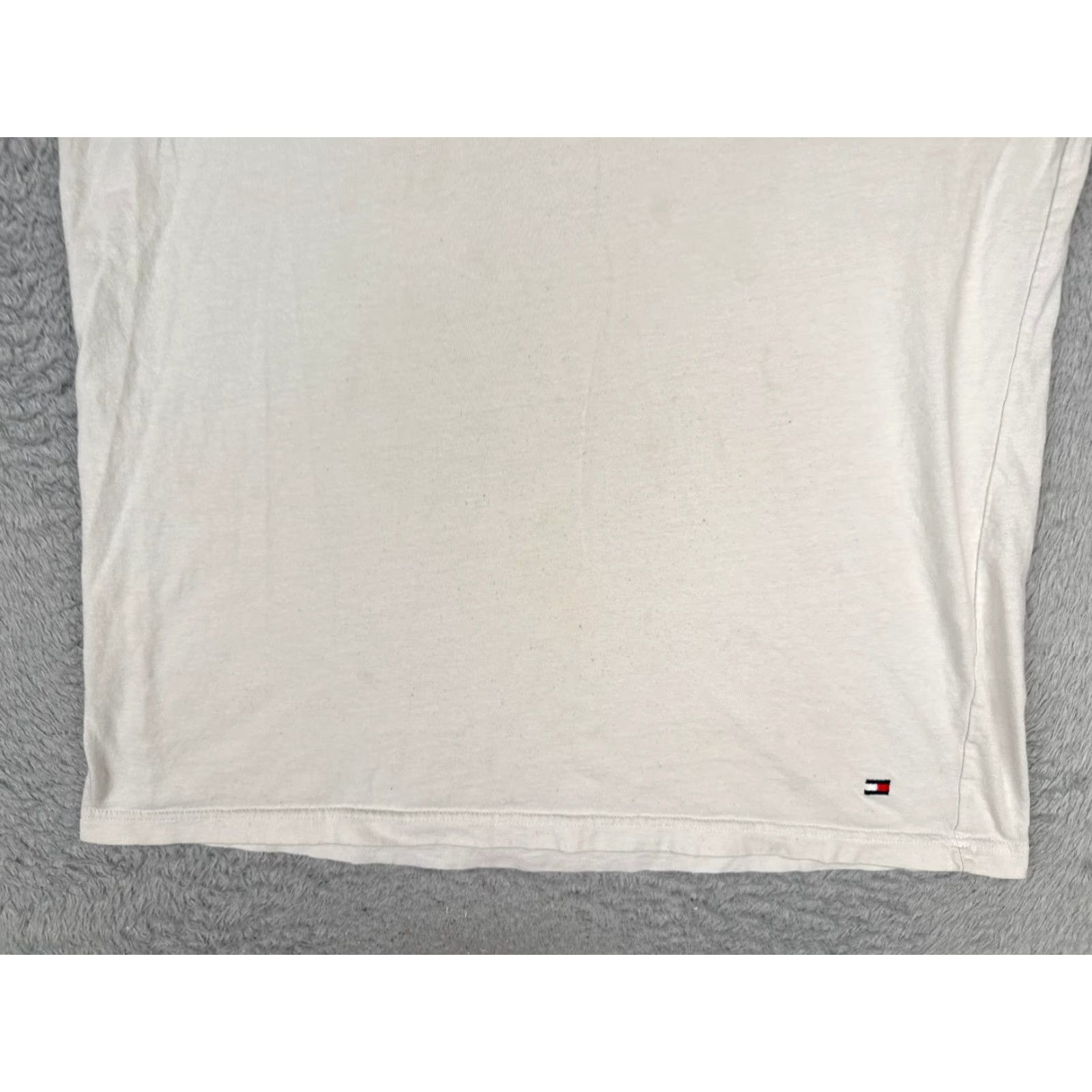 Tommy Hilfiger Tommy Hilfiger Shirt Adult XL White V-Neck Cotton Short Sleeve Jersey Logo Embroidered Mens T-Shirt Central American? Size US XL / EU 56 / 4 - 5 Thumbnail