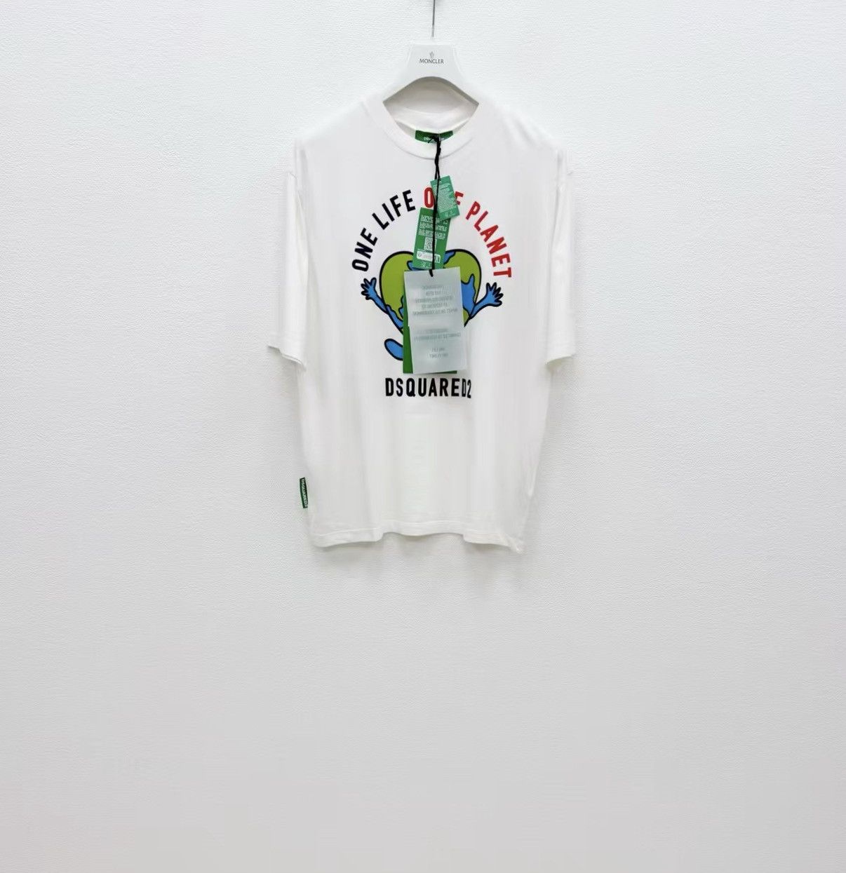 Dsquared2 DSQUARED2 D2 100% Cotton Oversized Short Sleeve T-shirt J30 Size US L / EU 52-54 / 3 - 1 Thumbnail