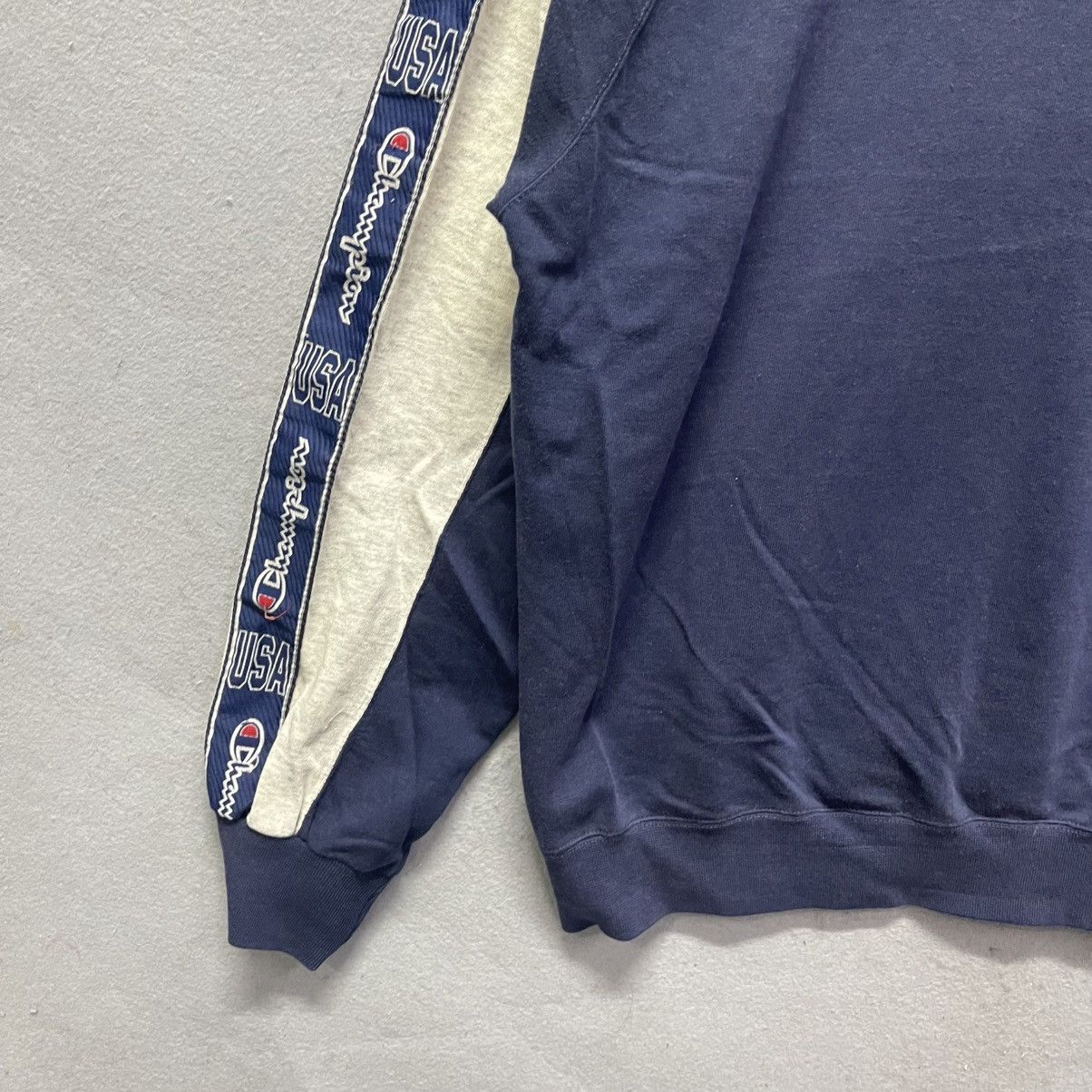 Champion Late 1990s Champion USA Logo Tape Raglan Crewneck Sweatshirt Size US L / EU 52-54 / 3 - 5 Thumbnail