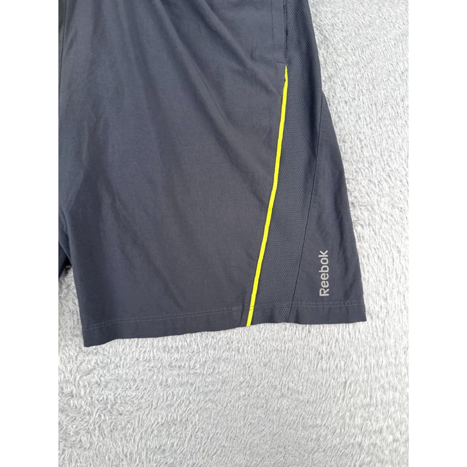 Quiksilver Reebok Shorts Mens Extra Large Gray Sweat Elastic Waist Polyester Blend 8" Beach Size US 33 - 2 Thumbnail