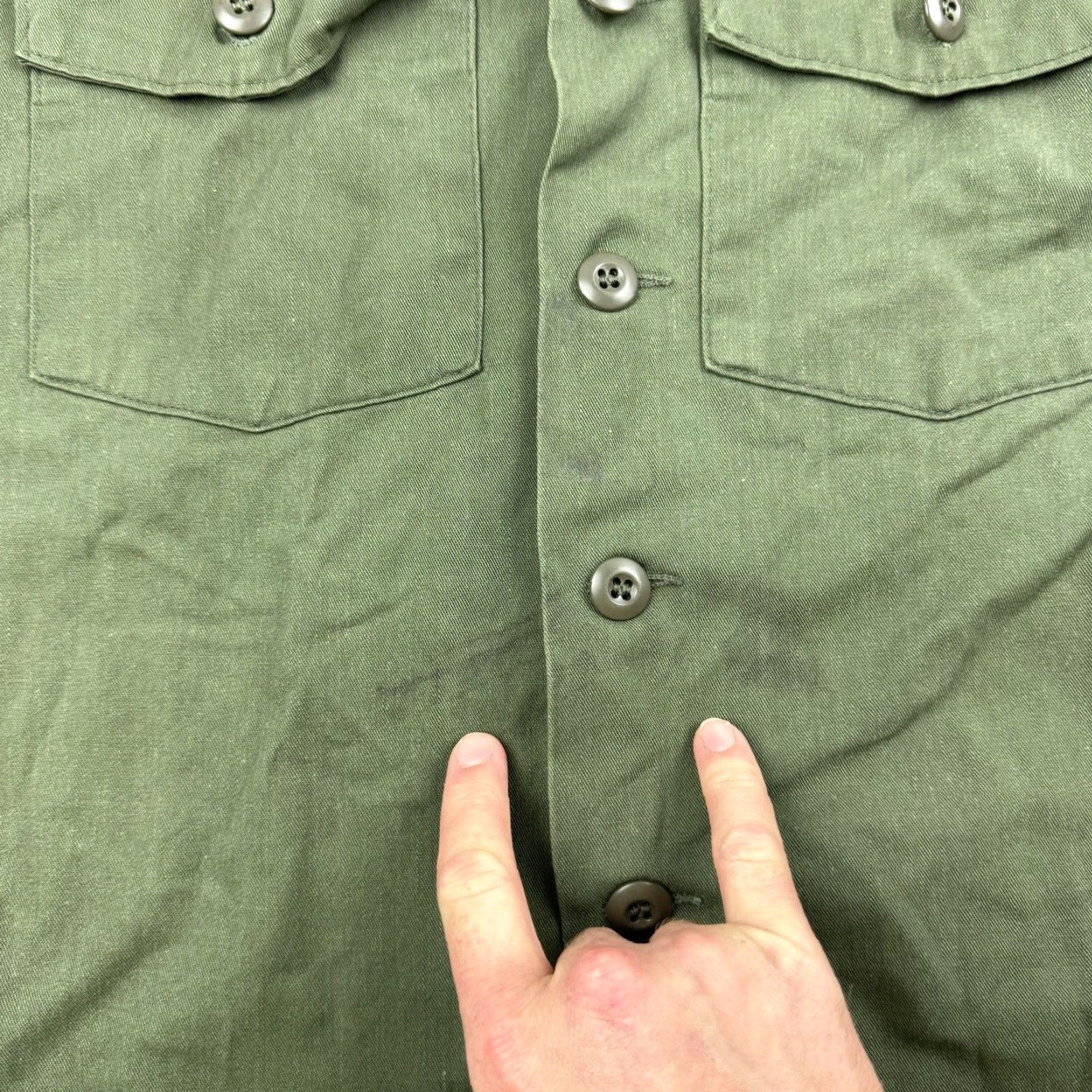 Vintage VINTAGE Army Shirt Adult M Green 1960s Button-Up US Army Military 60s Shirt Mens Regular Long Sleeve Collared Button Up Green Army Shirt Size US M / EU 48-50 / 2 - 2 Thumbnail