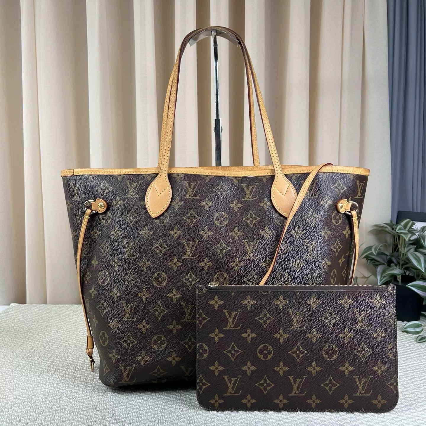 Louis Vuitton Pre-loved Bag Very good condition Size ONE SIZE - 1 Thumbnail