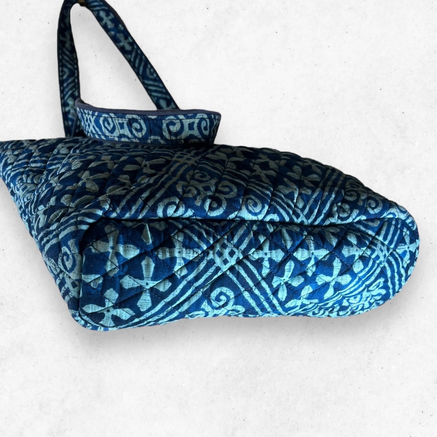 Vera Bradley Vera Bradley Retired Pattern Cuban Tiles Tote Bag Magnet Size ONE SIZE - 5 Thumbnail