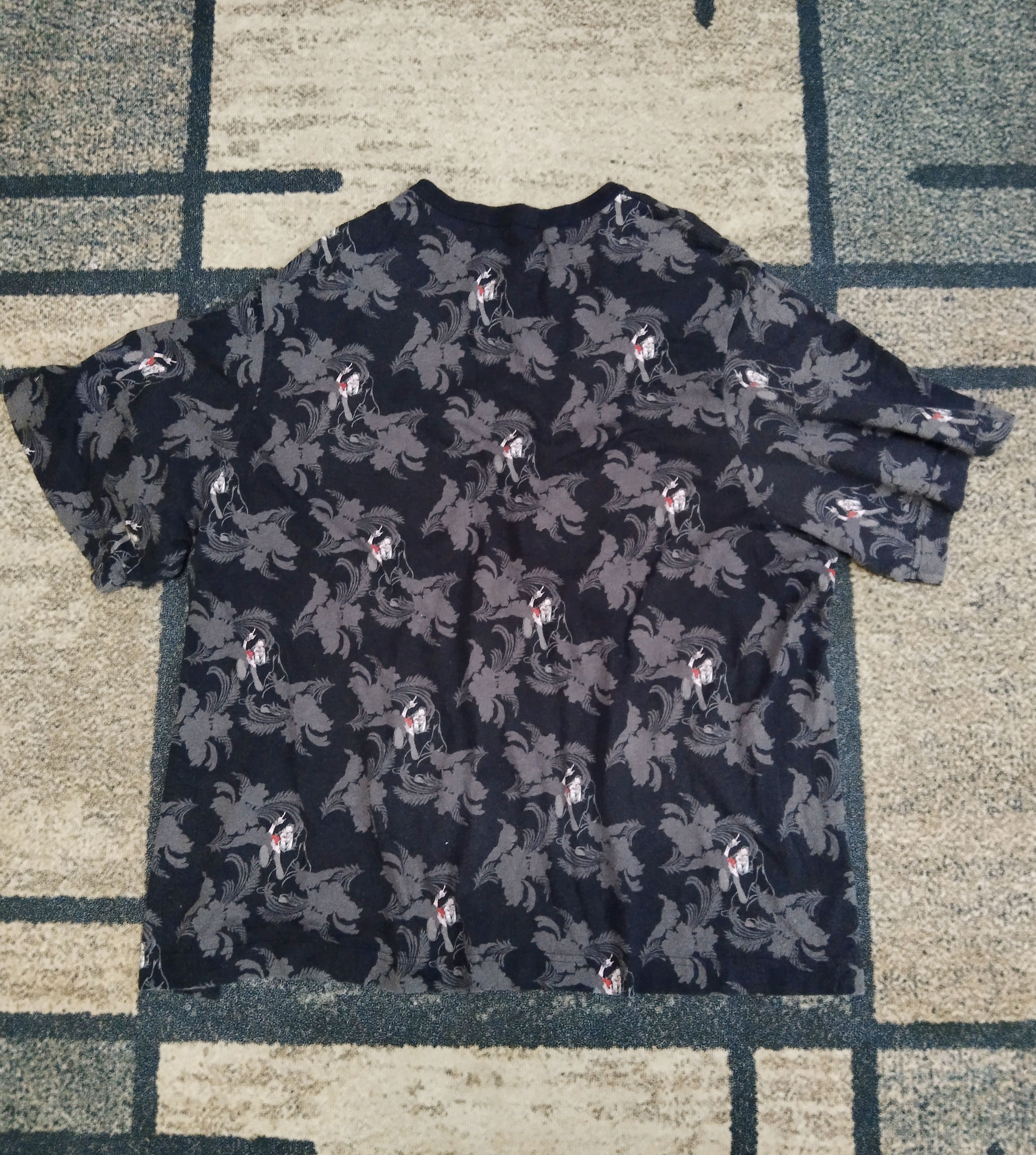 Undercover CYBER WEEK🔥UNDERCOVER X GU T-SHIRT Size US M / EU 48-50 / 2 - 3 Thumbnail