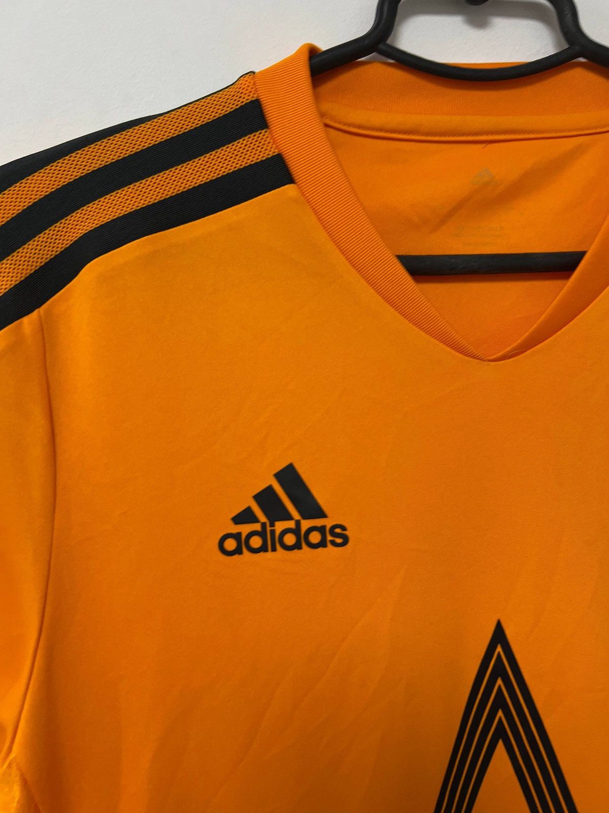 Adidas Leeds United 2022/2023 Training Football Shirt Adidas S Size US S / EU 44-46 / 1 - 4 Thumbnail
