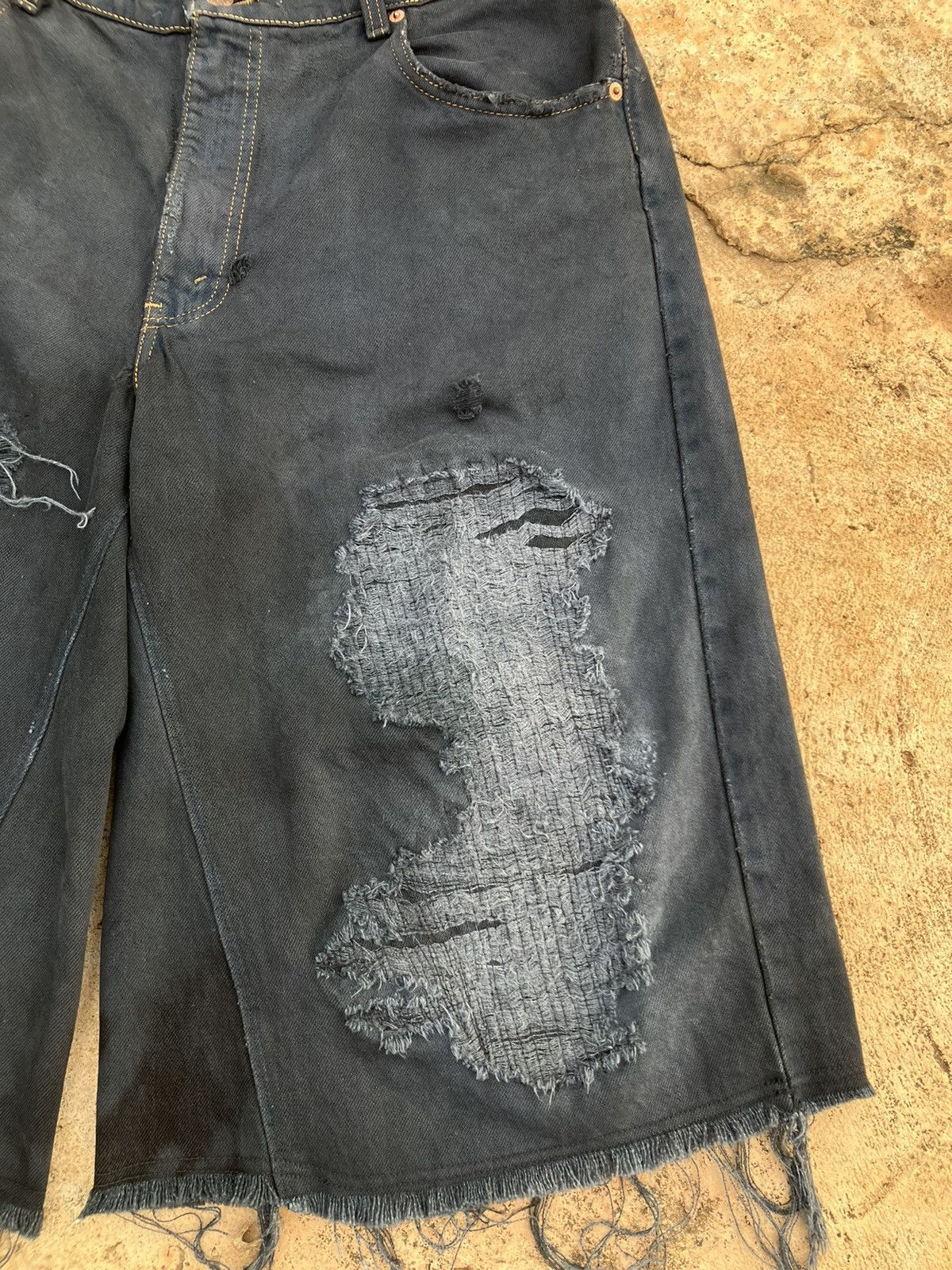 Levi's × Vintage Custom short 4/5. (Vintage Levi’s 560.)🧛🏾‍♂️🦇 Made in USA Size US 34 / EU 50 - 7 Thumbnail