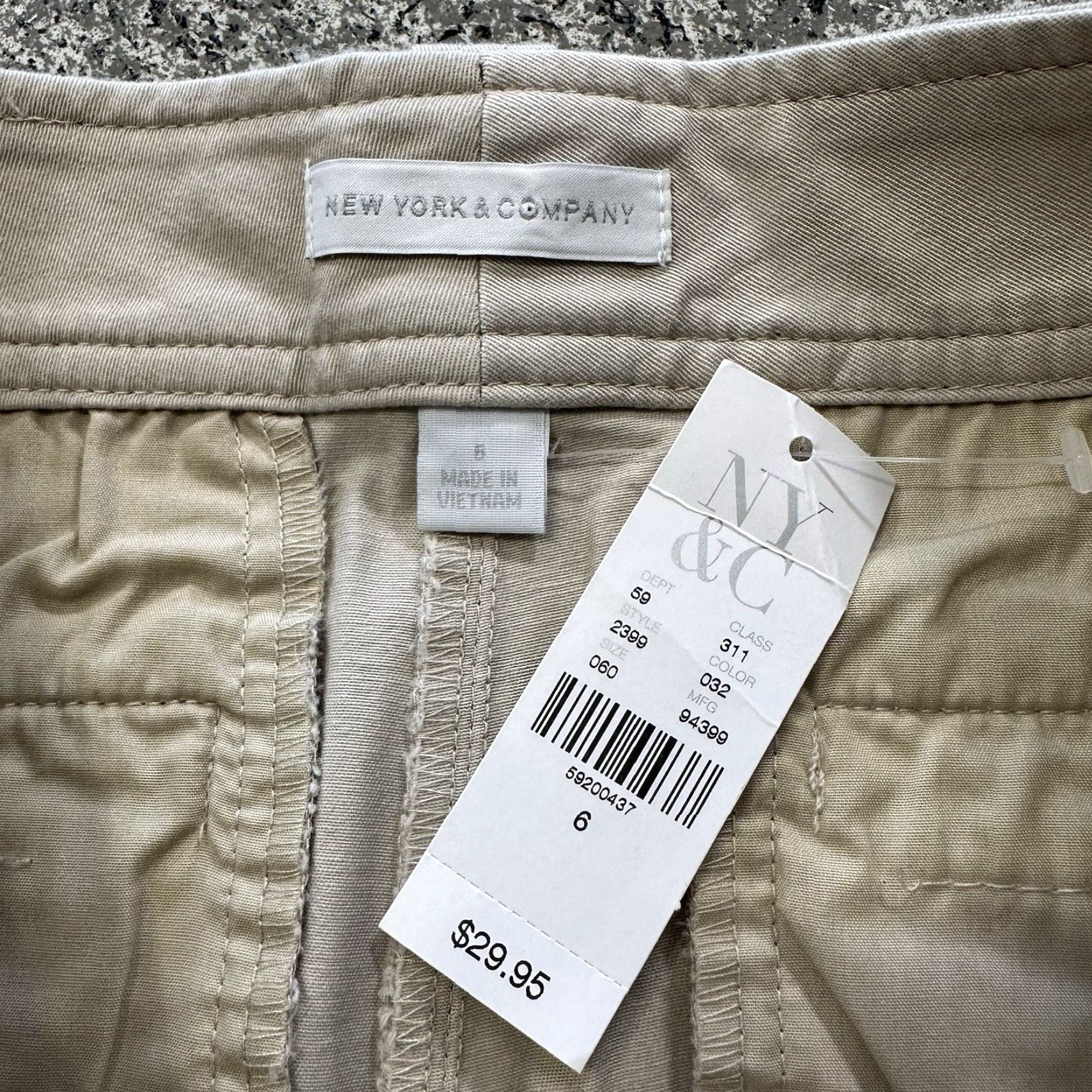 Vintage New York & Company Short Chino Beige 6 Mid Rise 4” Stretch Women's Regular Pocket 5-Pocket Design Beige Cotton Spandex Casual 90s? Size 28" / US 6 / IT 42 - 4 Thumbnail