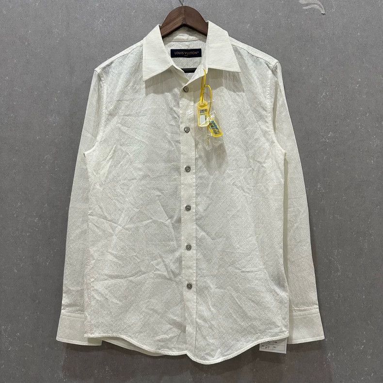 Louis Vuitton Louis Vuitton Embossed Dark Lines and Full Logo shirt Size US XS / EU 42 / 0 - 1 Thumbnail