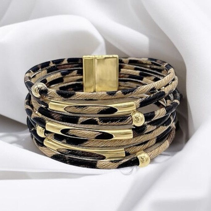 Other Multi strand leopard print stacked bracelet Size ONE SIZE - 1 Thumbnail