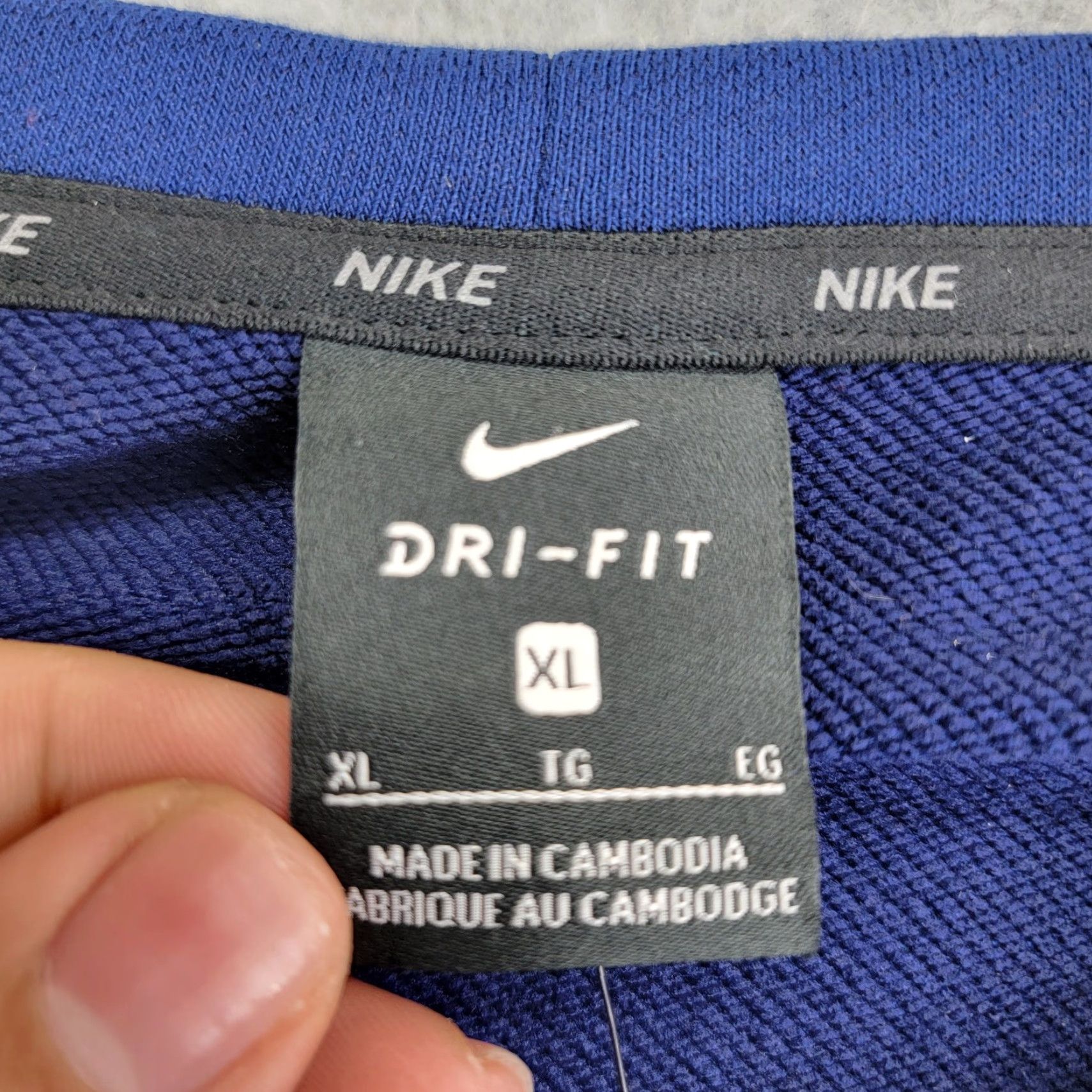 Nike Nike Sweatshirt Mens XL Blue Dri-FIT Pullover Moisture Wicking Breathable Size US XL / EU 56 / 4 - 2 Thumbnail